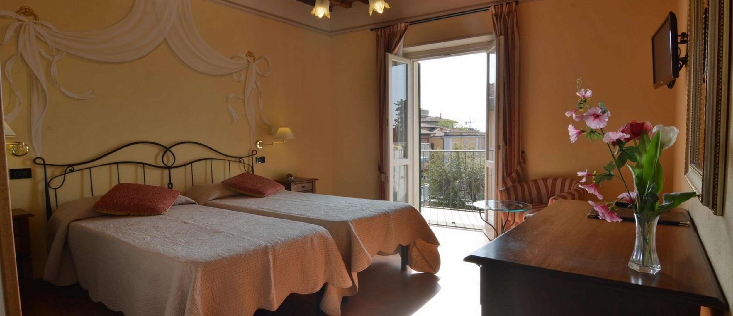 Double or Twin Deluxe