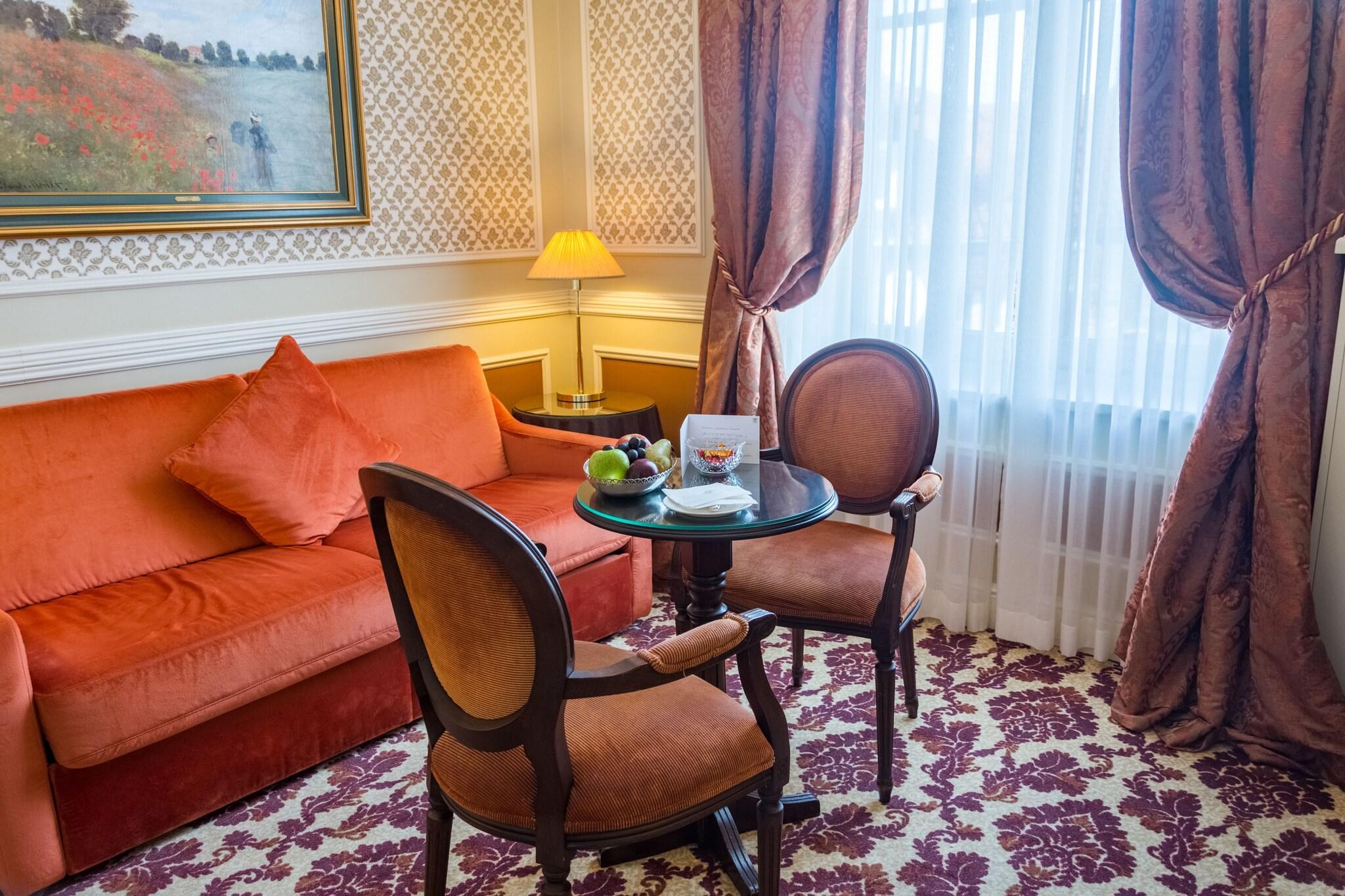 Double Deluxe King Bed