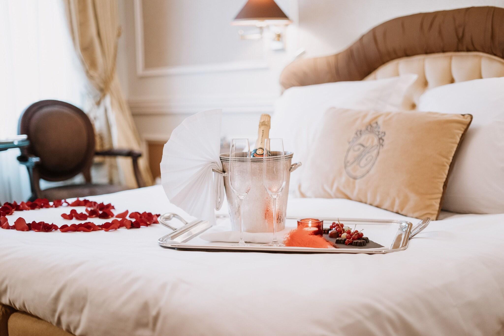 Double Deluxe King Bed