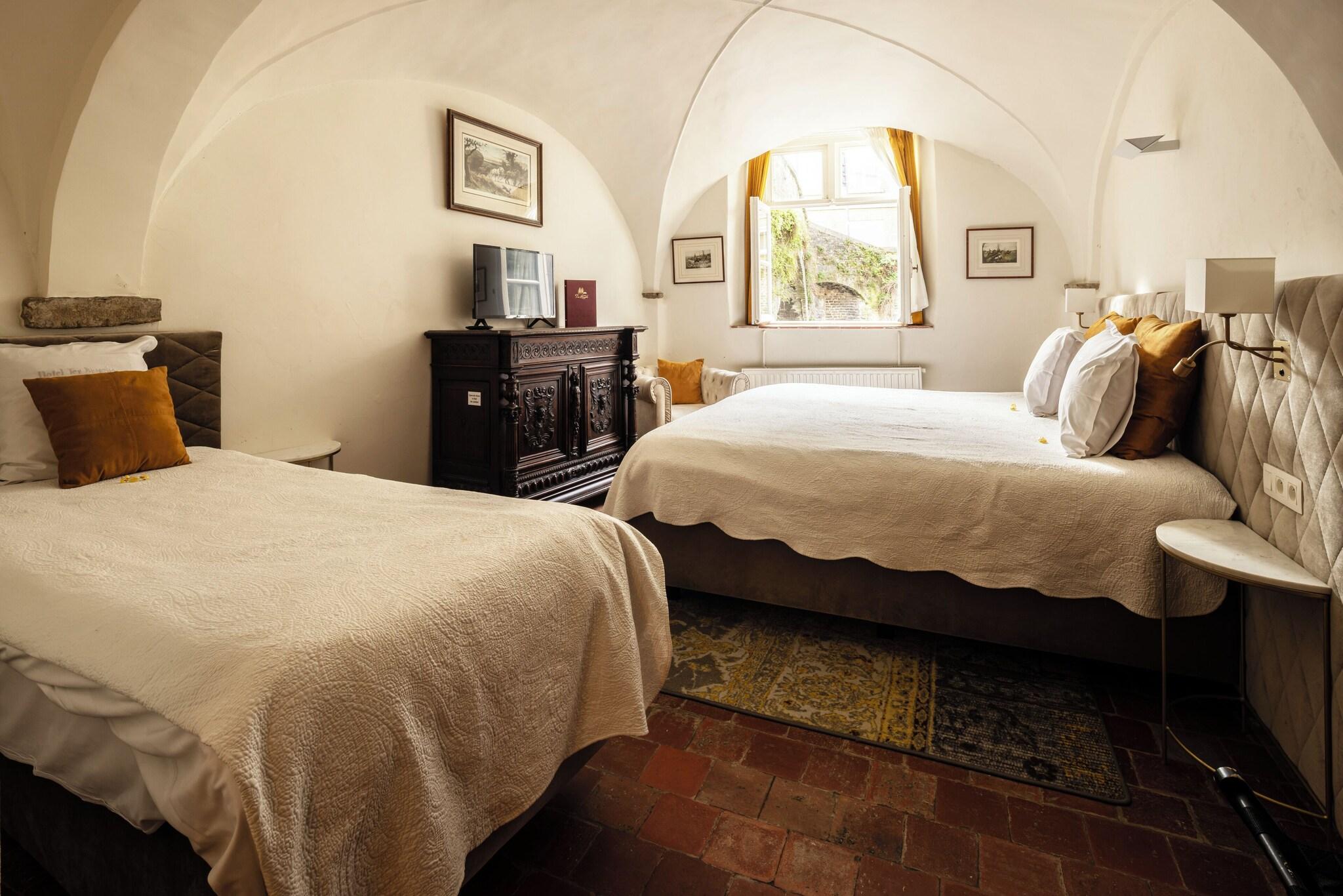 Triple Deluxe Canal View