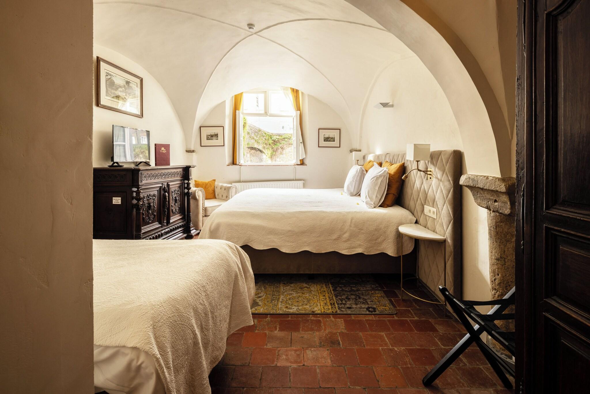 Triple Deluxe Canal View