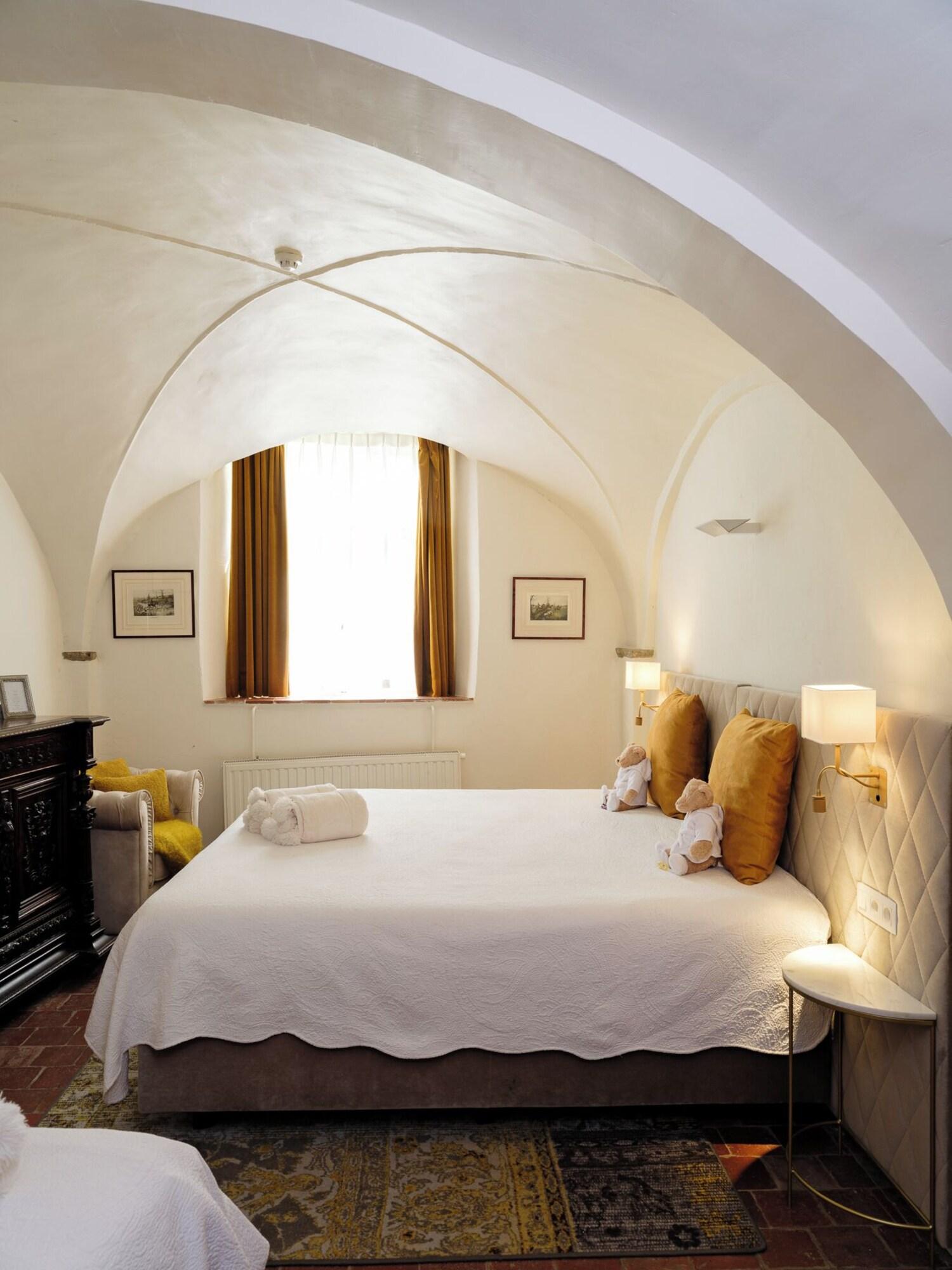 Triple Deluxe Canal View