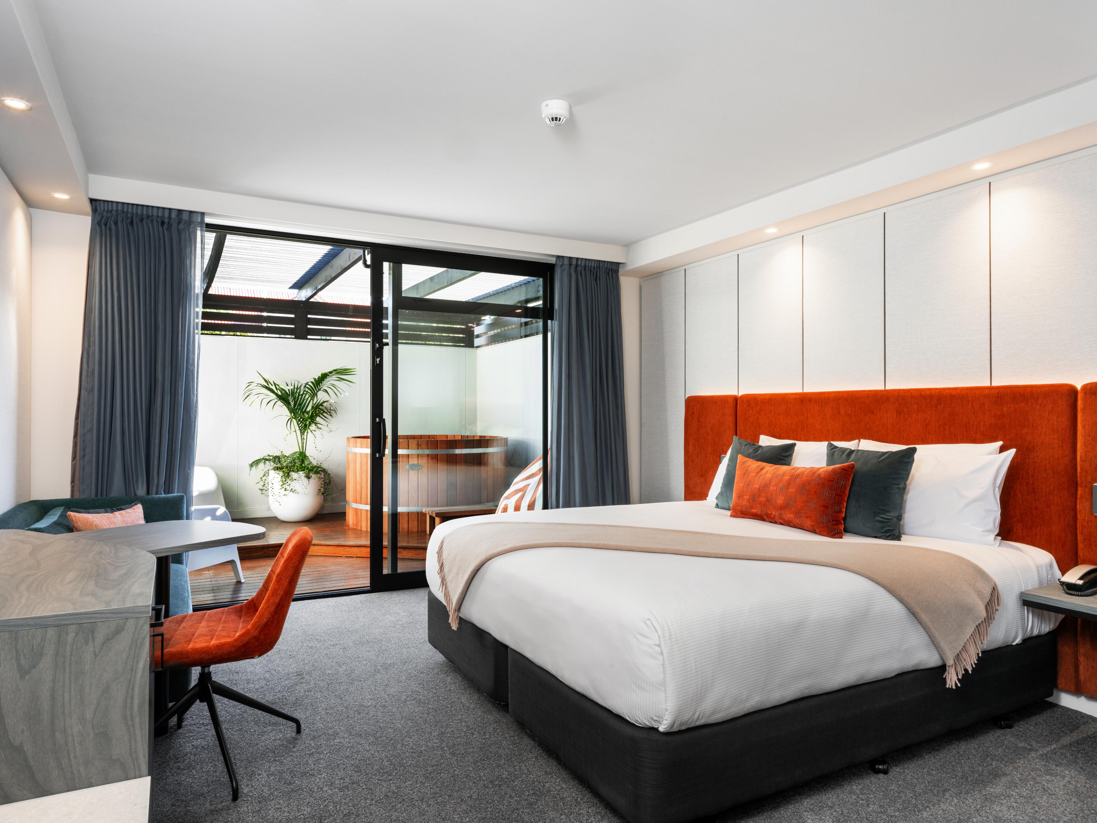 Double Club King Bed