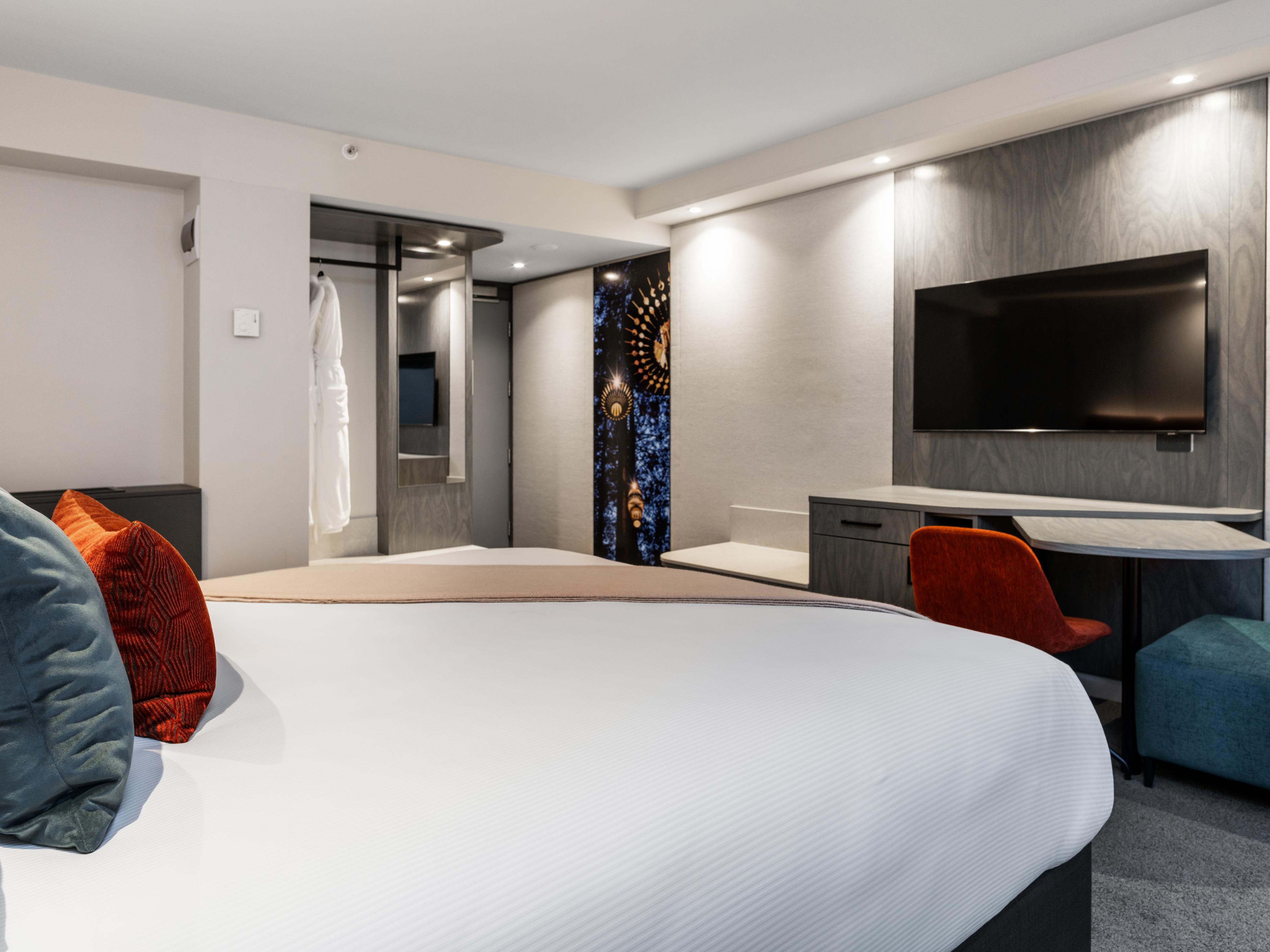 Double Club King Bed