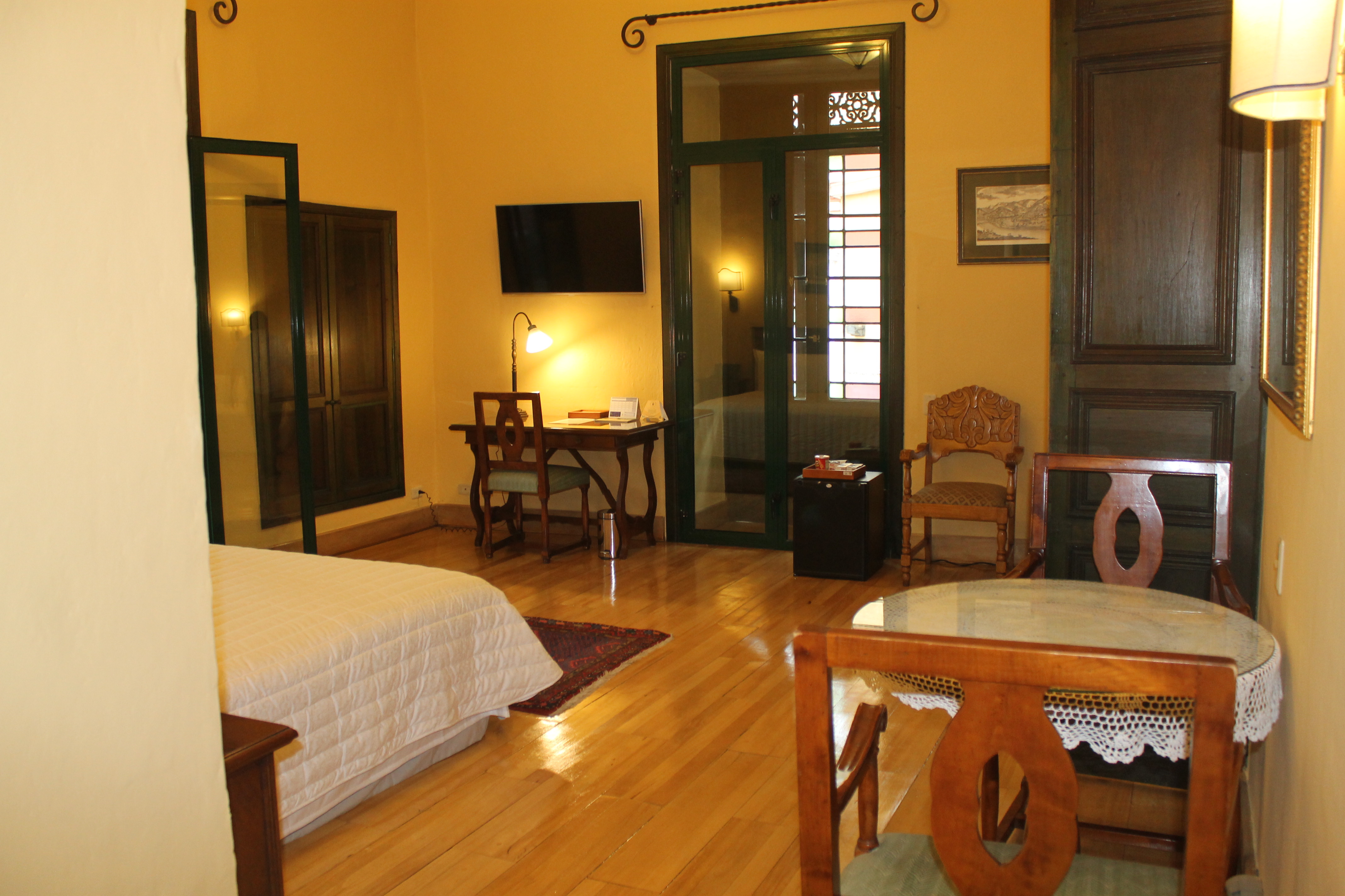 Junior Suite King Size Bed