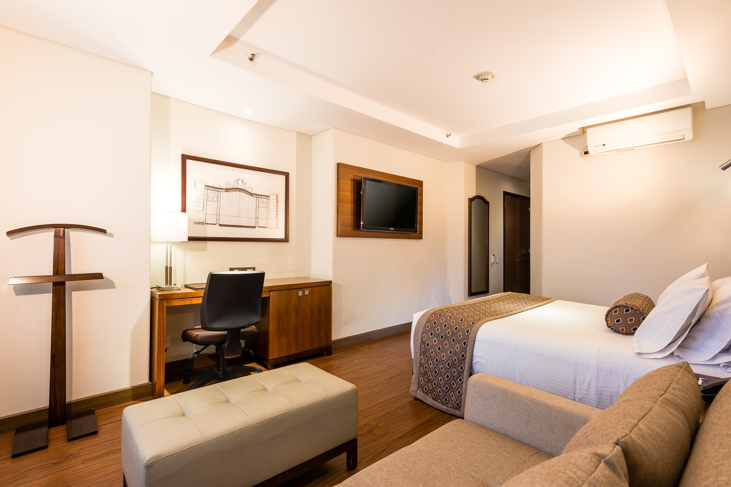 Double Queen Size Bed