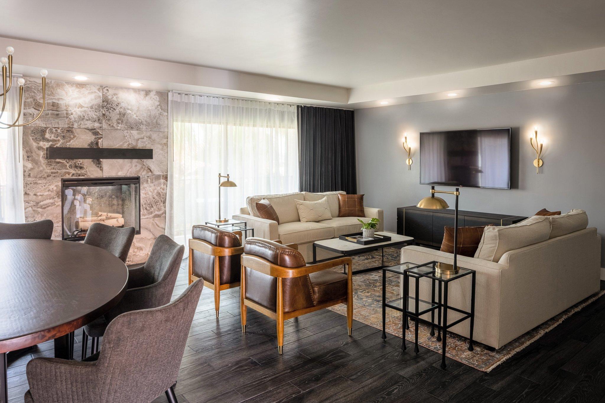 Suite with Balcony with Views