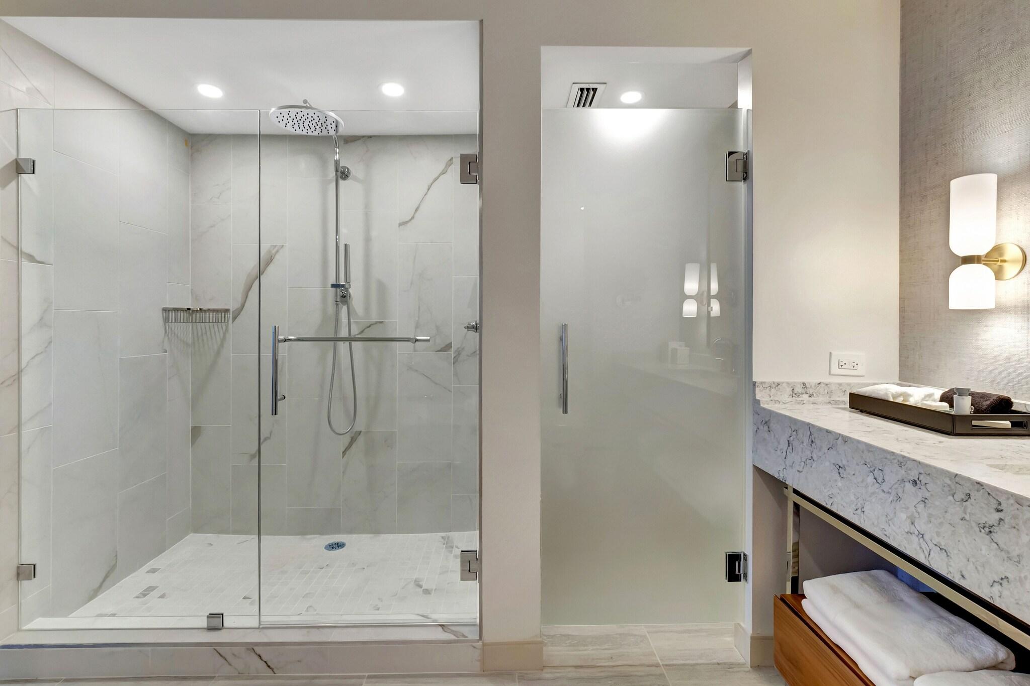 Suite Ocean Front King Bed