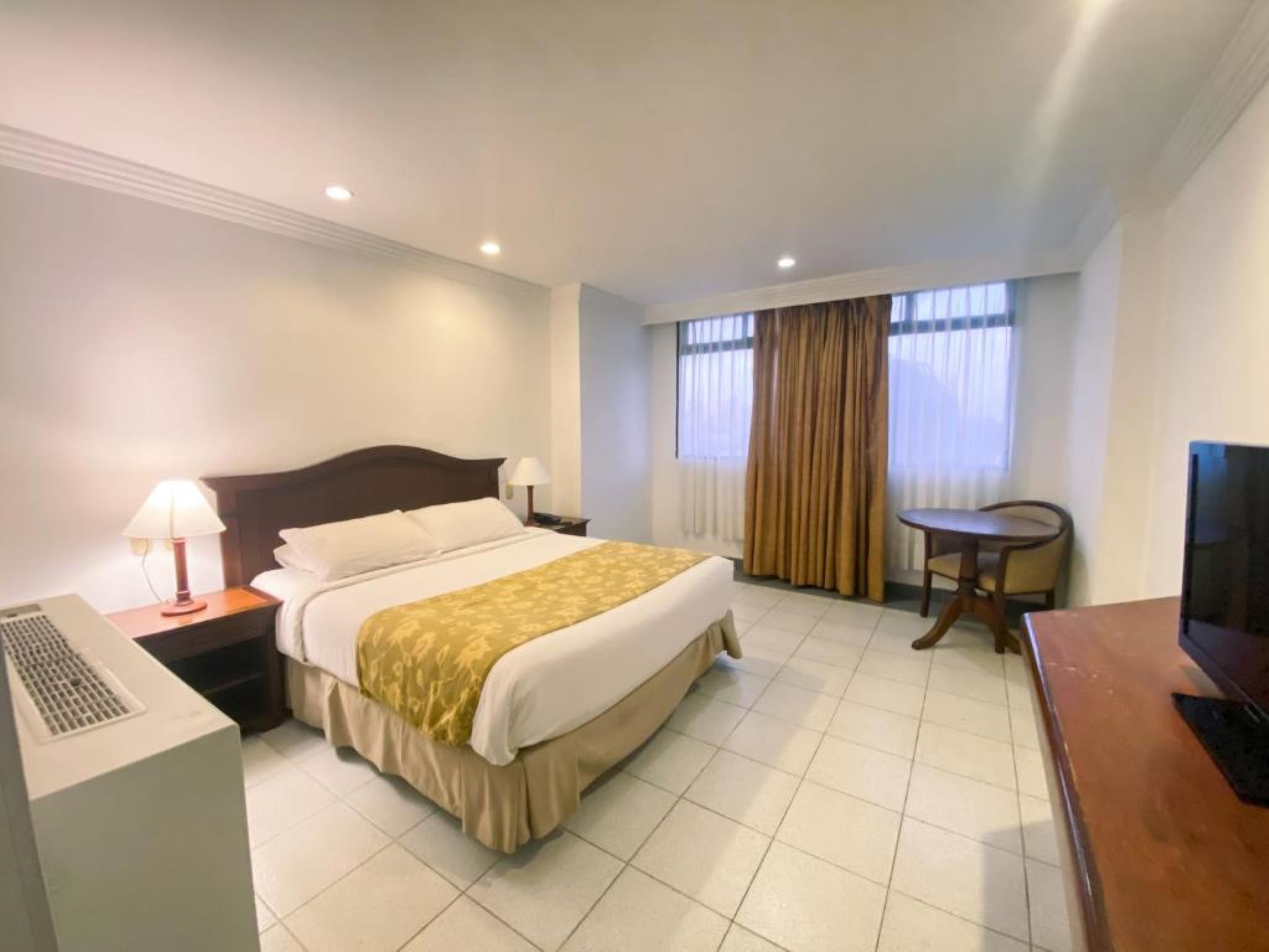 Double Queen Size Bed