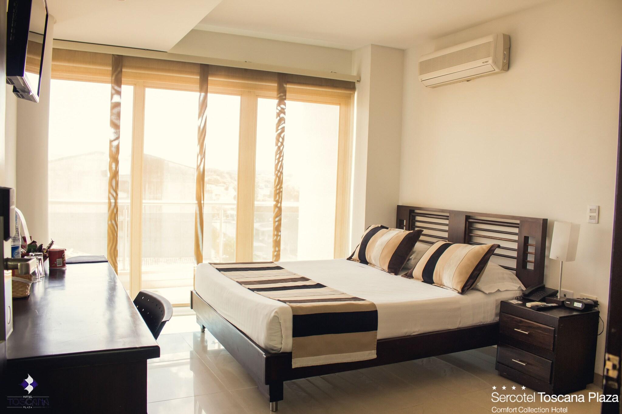 Junior Suite Queen Size Bed