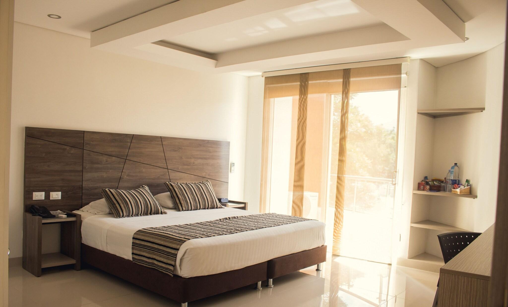 Junior Suite Queen Size Bed