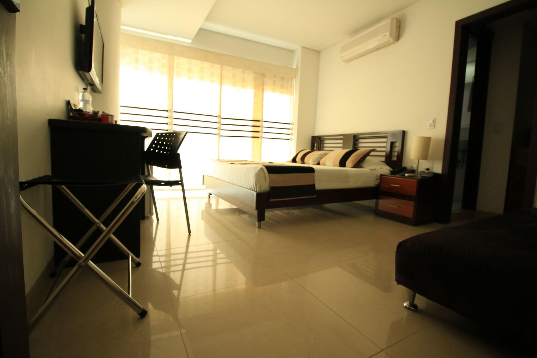 Junior Suite Queen Size Bed