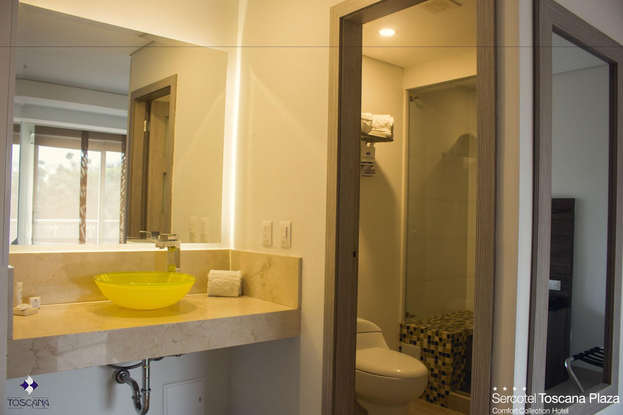 Junior Suite Queen Size Bed