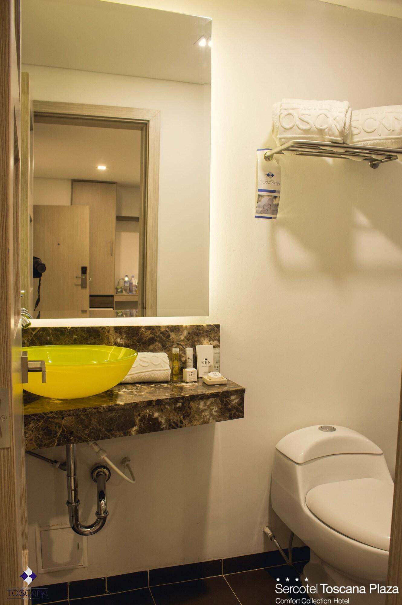 Junior Suite Queen Size Bed