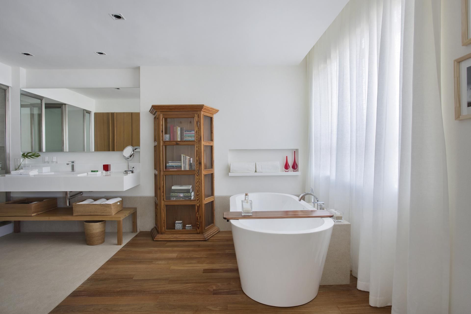 Suite Business City View