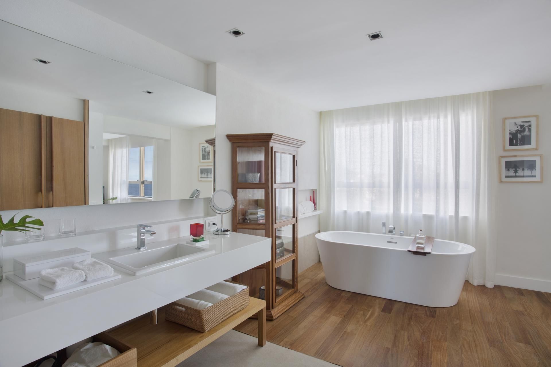 Suite Business City View