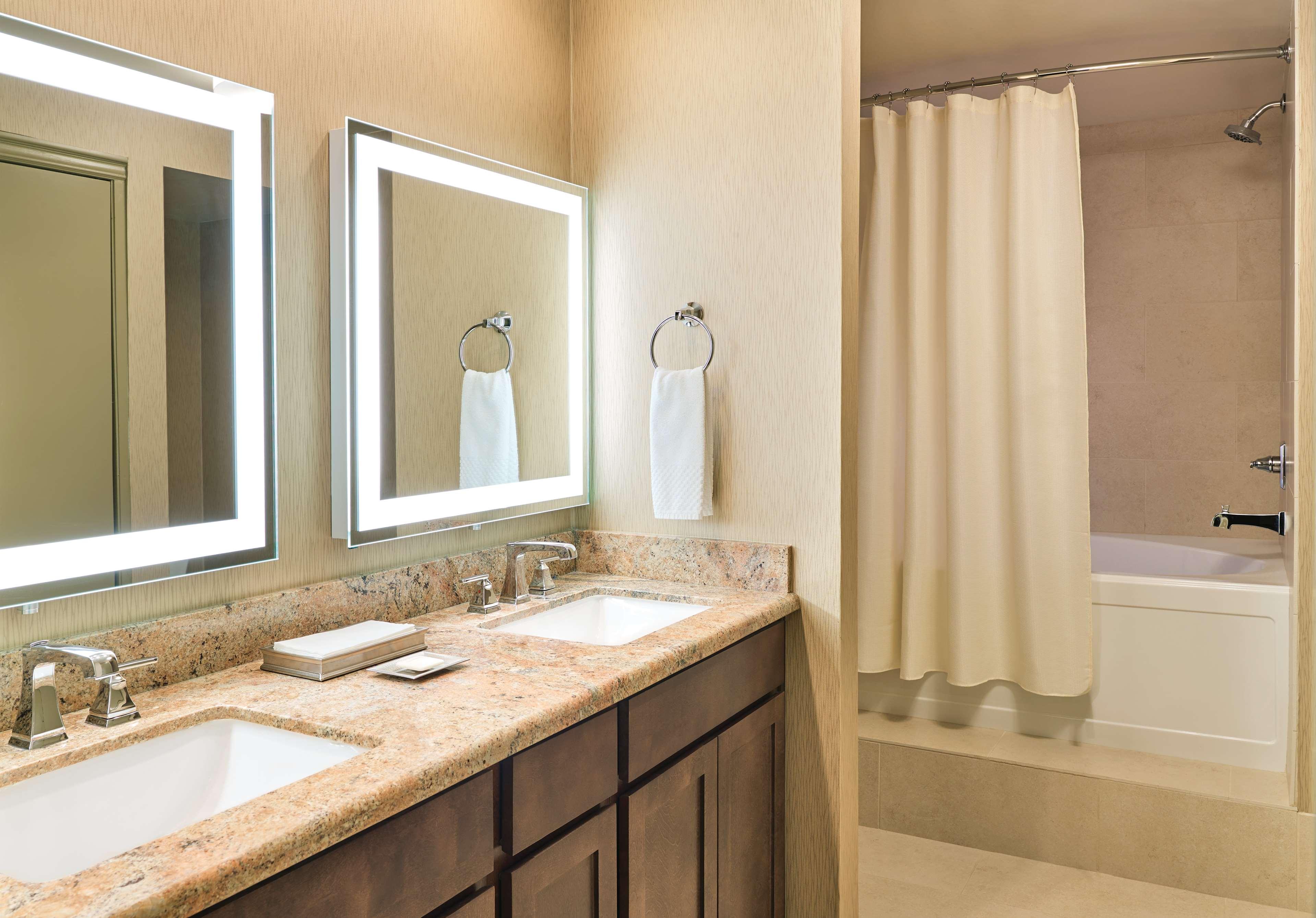 Suite Executive King Bed