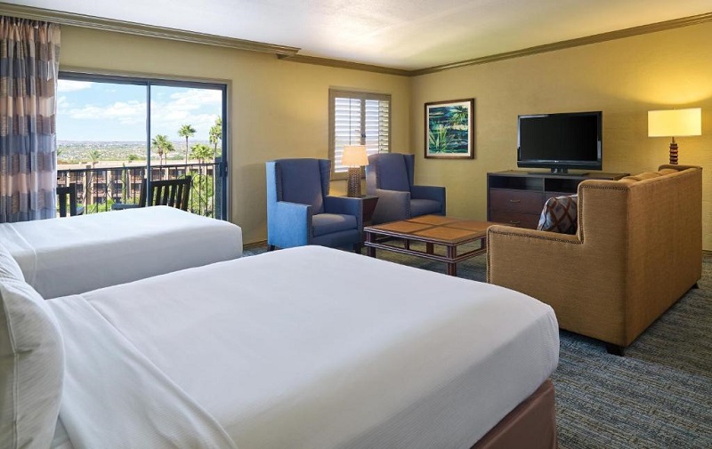 Junior Suite Queen Size Bed