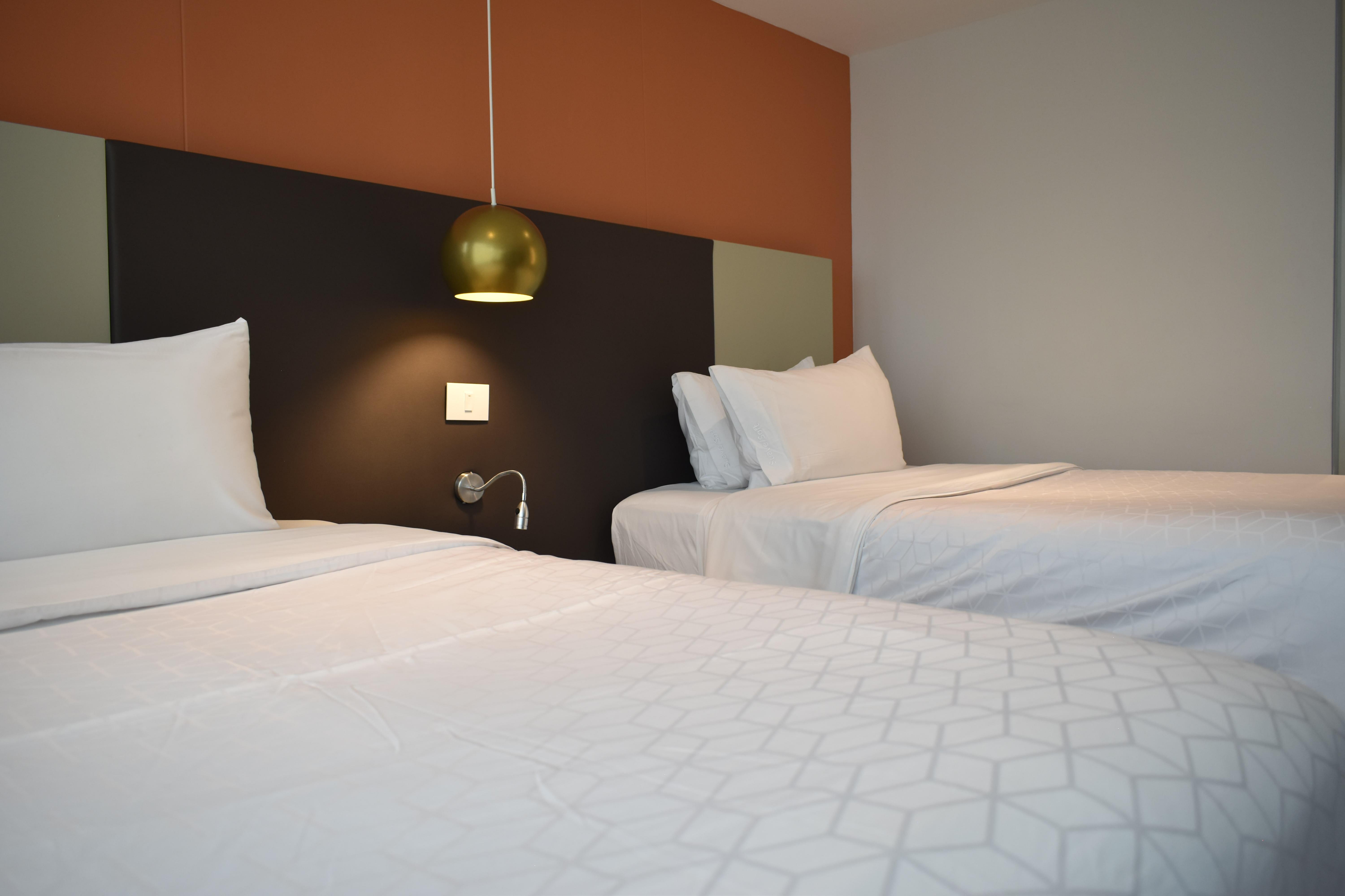 Suite City View Queen Bed