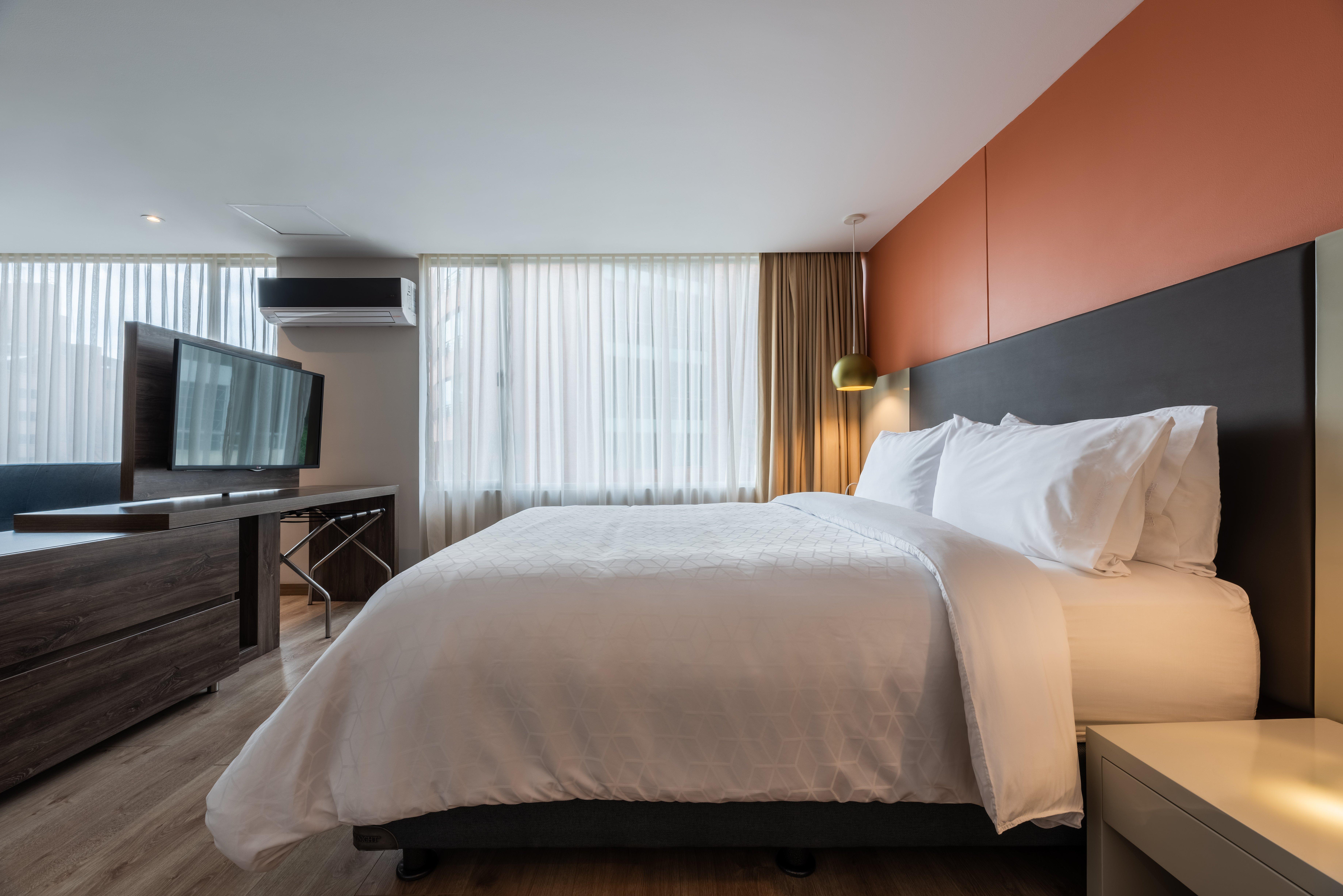 Suite Queen Size Bed