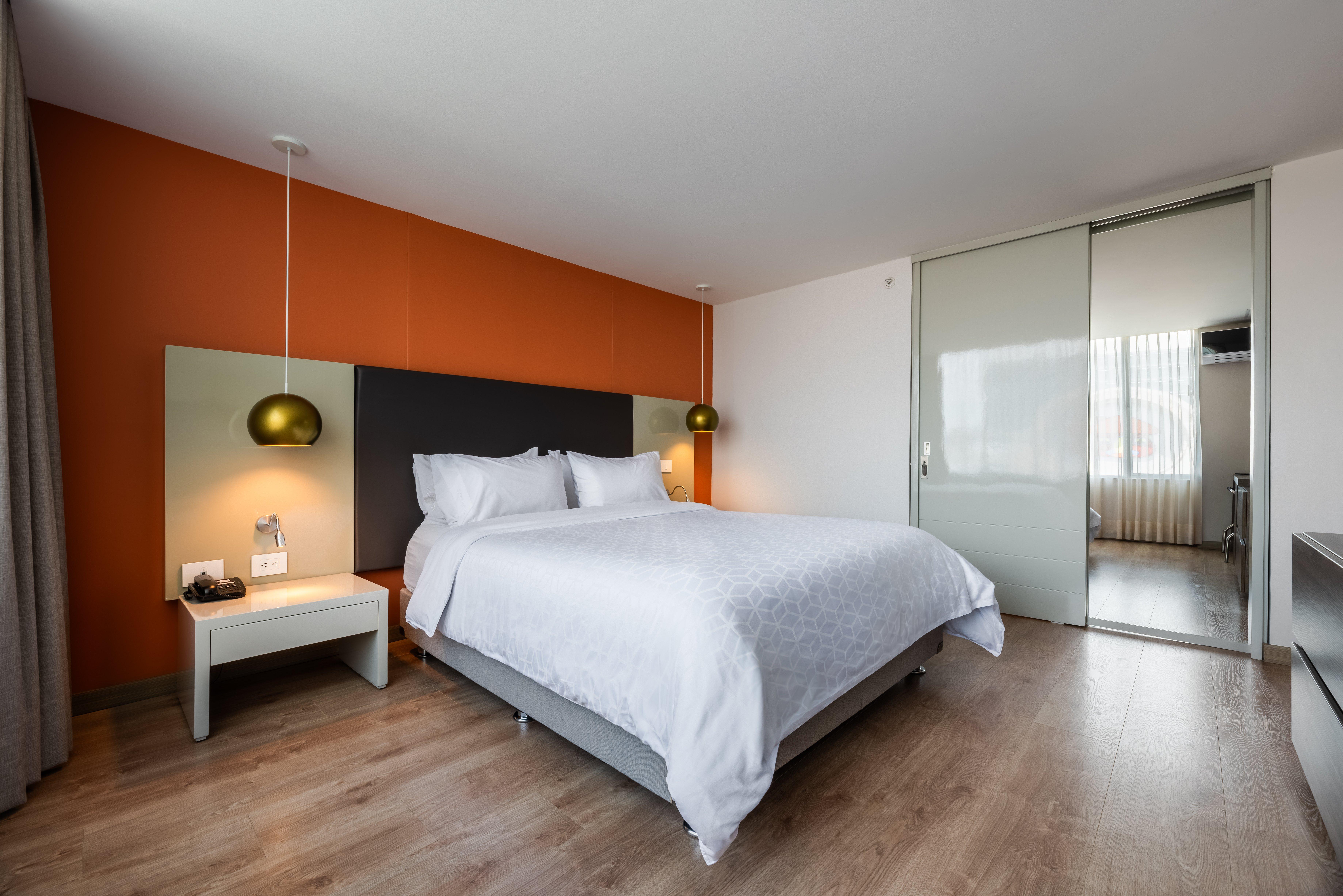 Suite Queen Size Bed