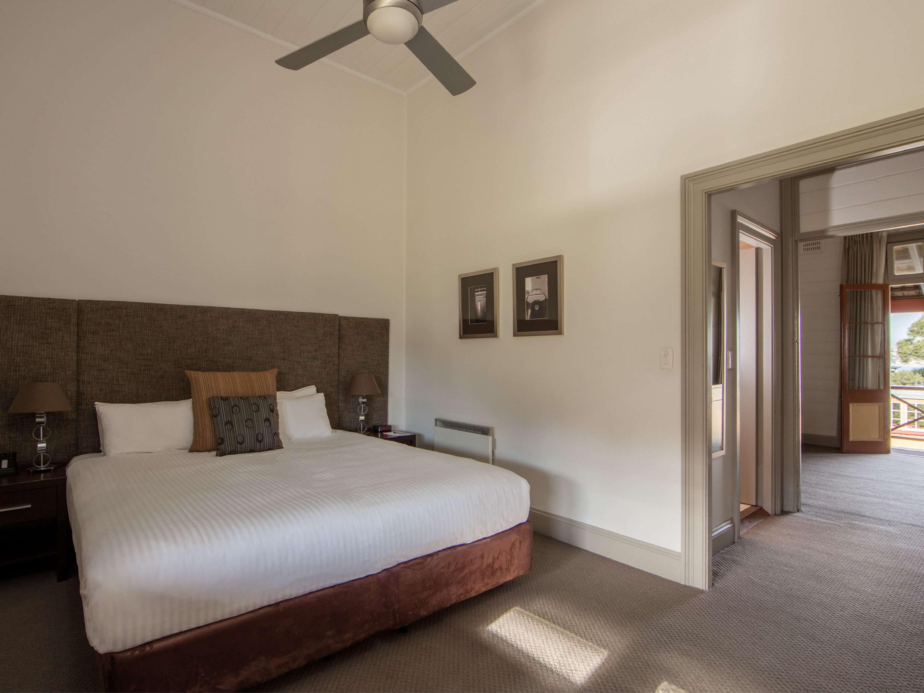 Suite Deluxe Queen Bed