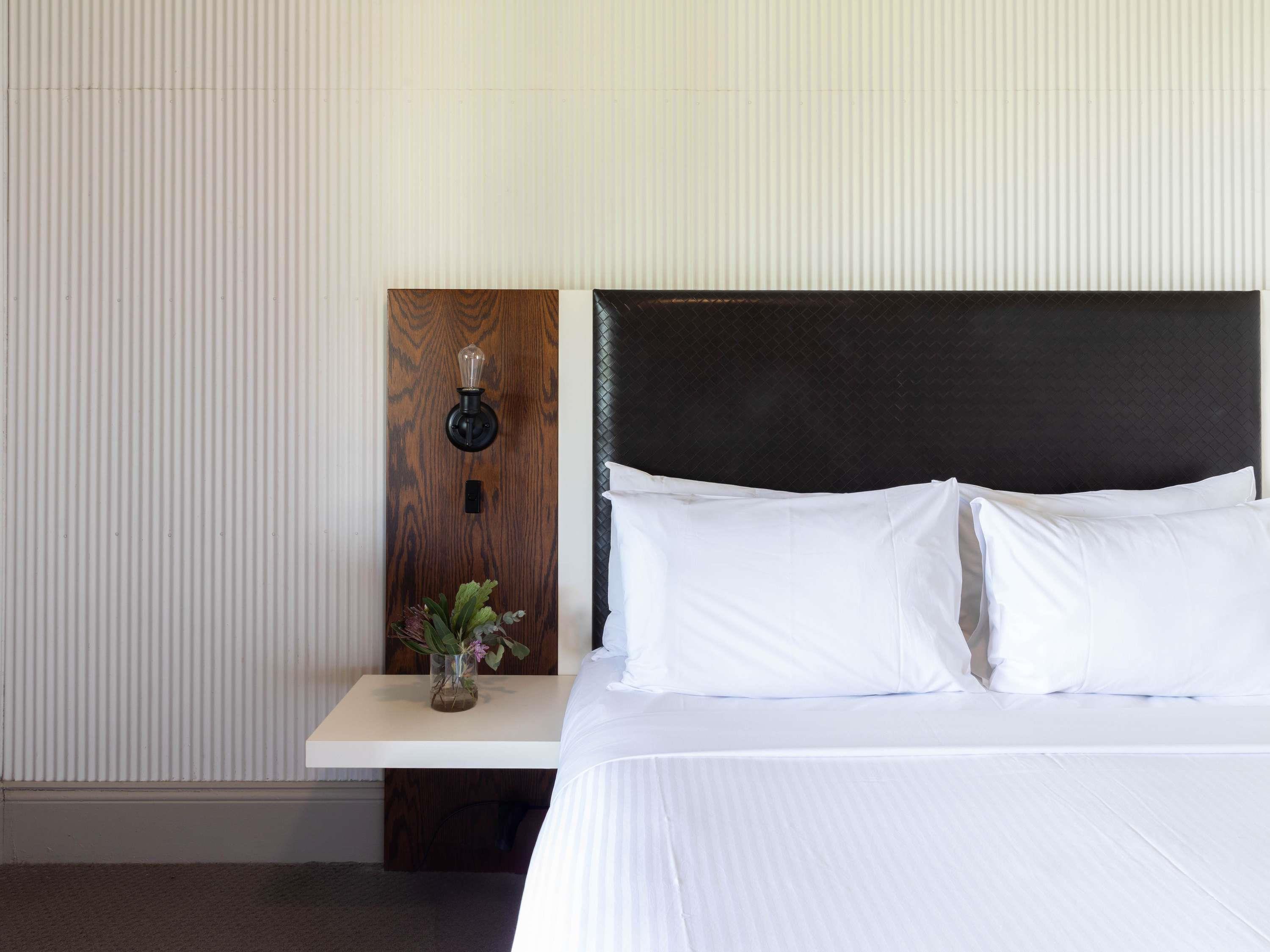 Suite Deluxe Queen Bed