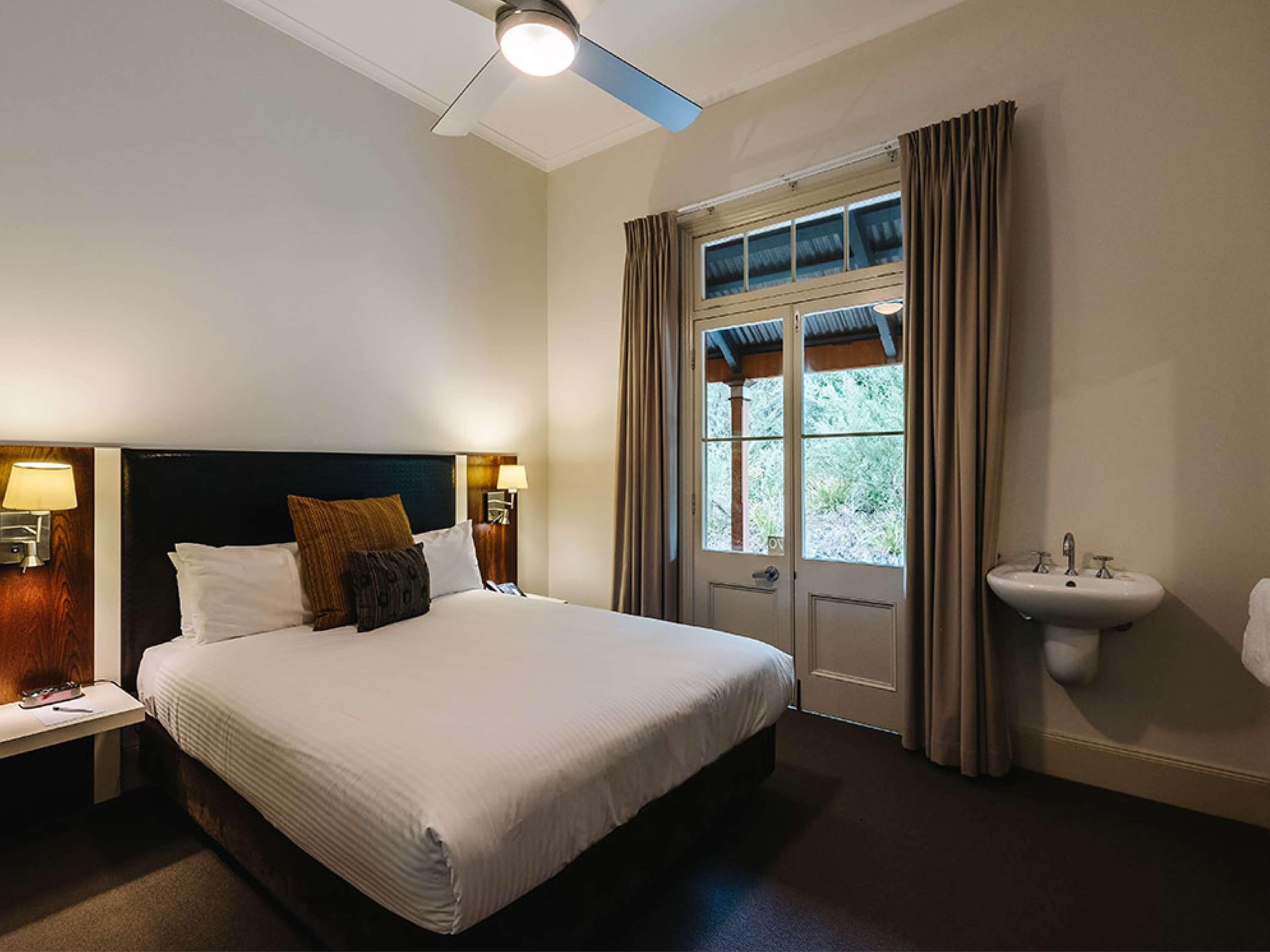 Suite Queen Size Bed