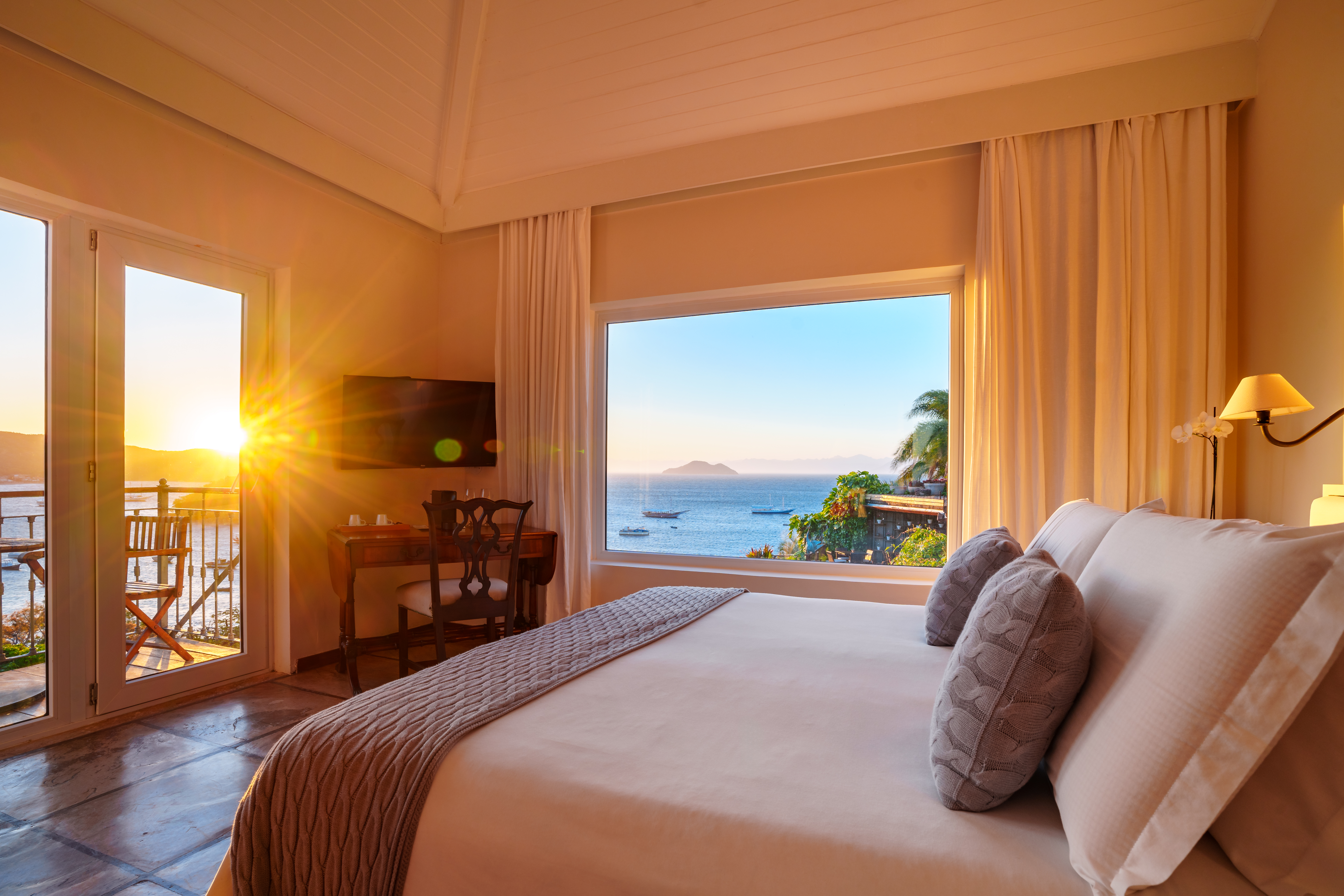 Double Deluxe Sea View with Balcony