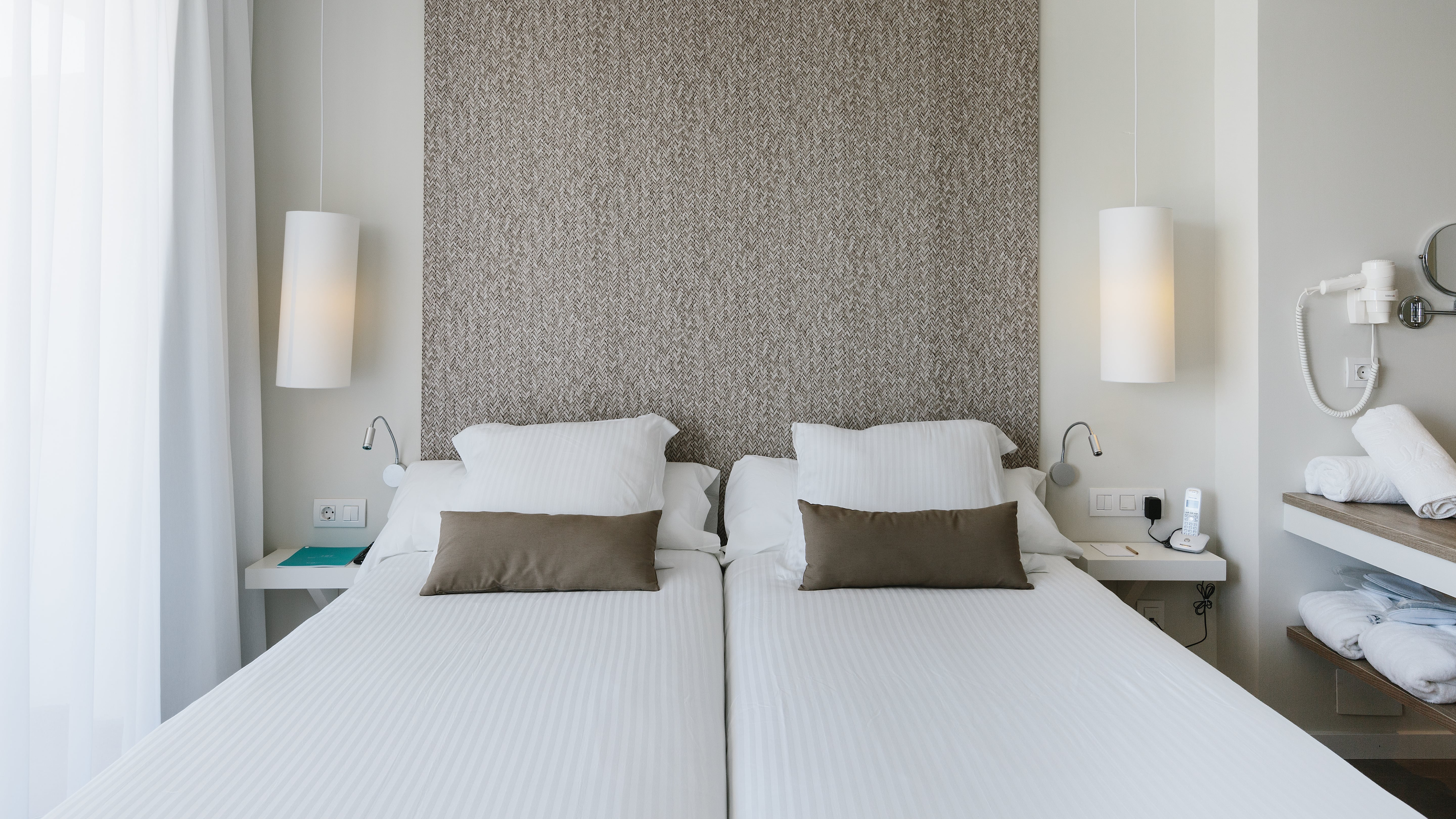 Double or Twin Standard