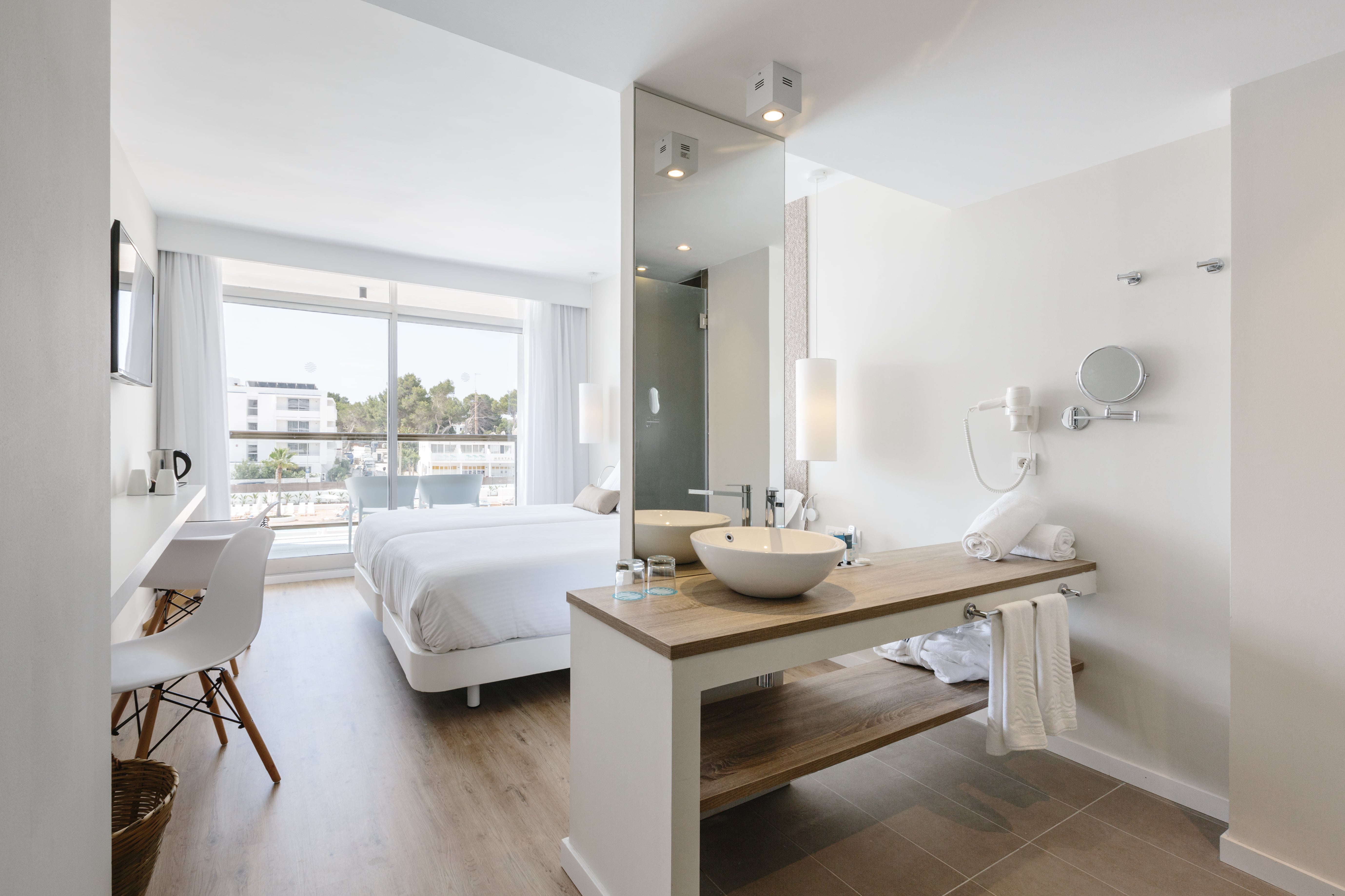 Double Single Pool View