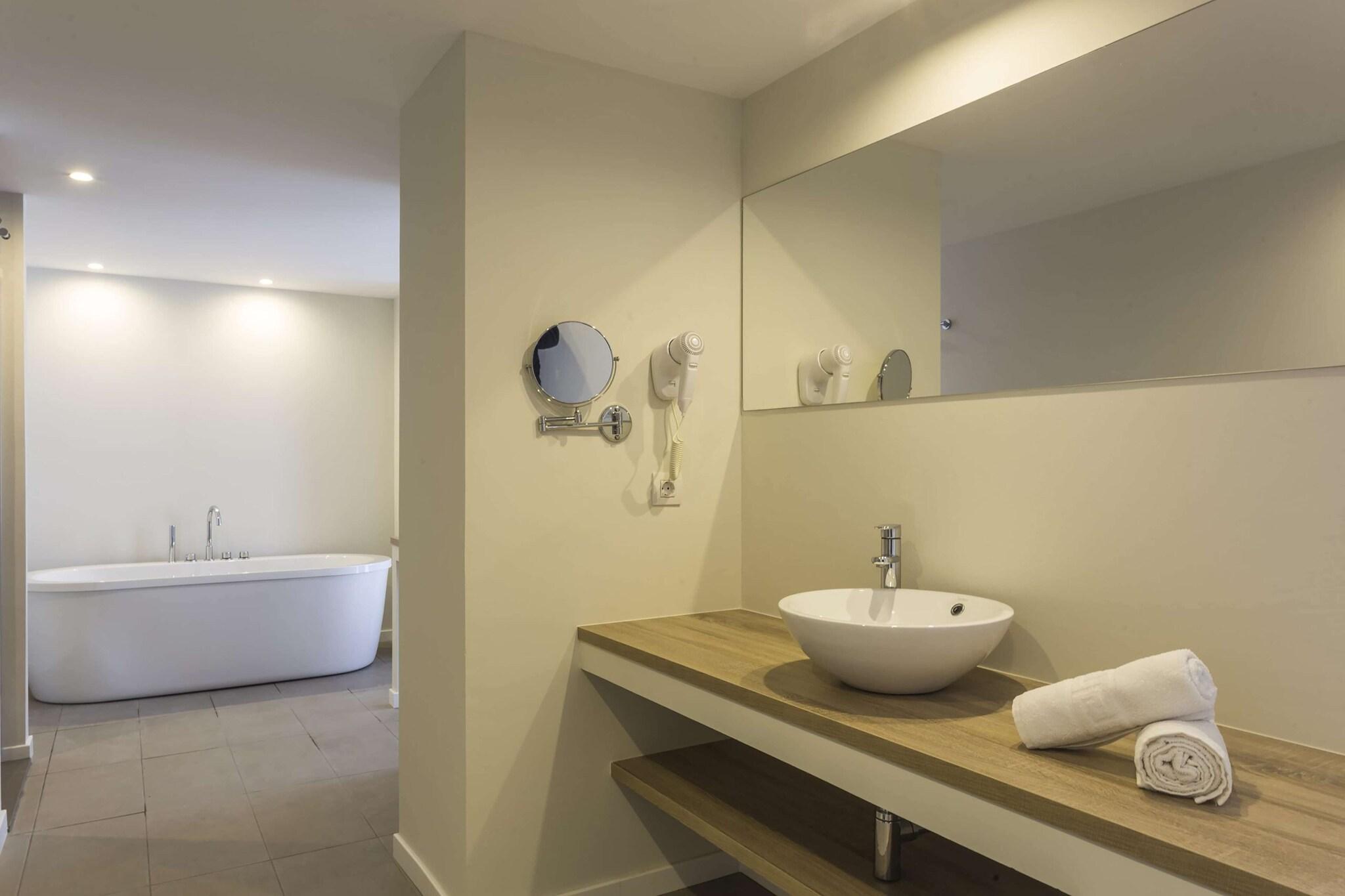 Junior Suite Pool View