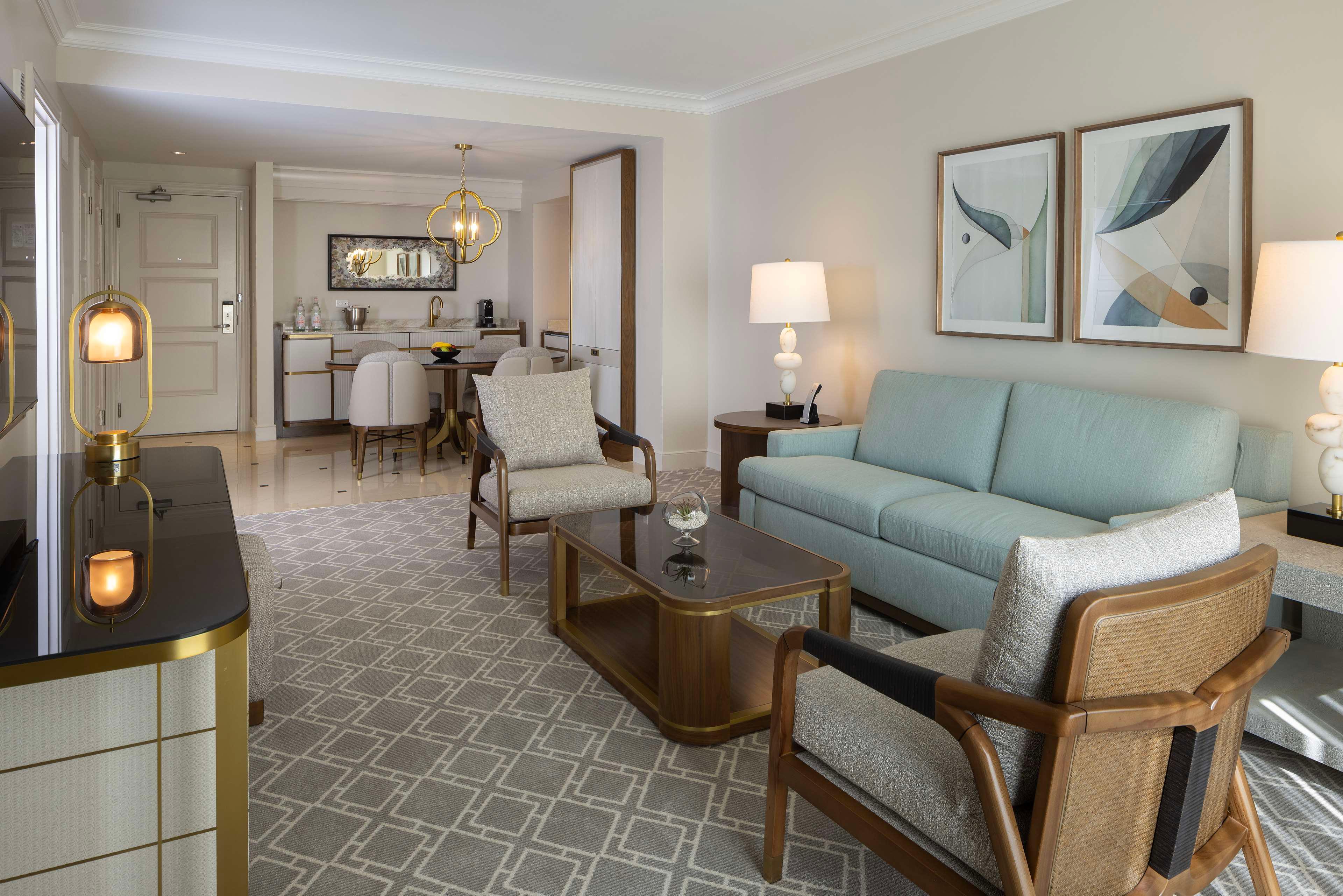 Suite Deluxe with Balcony