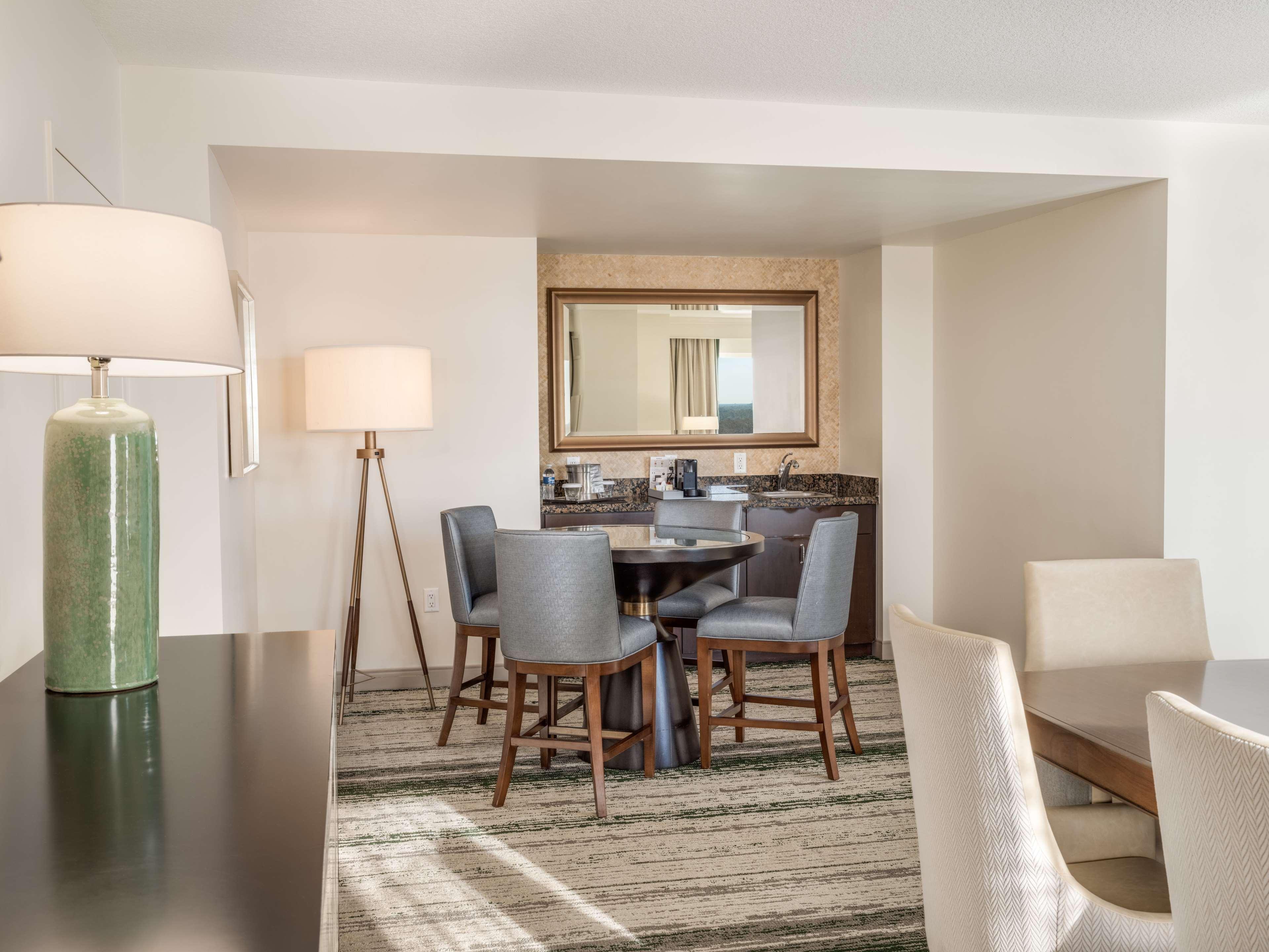 Suite King Size Bed