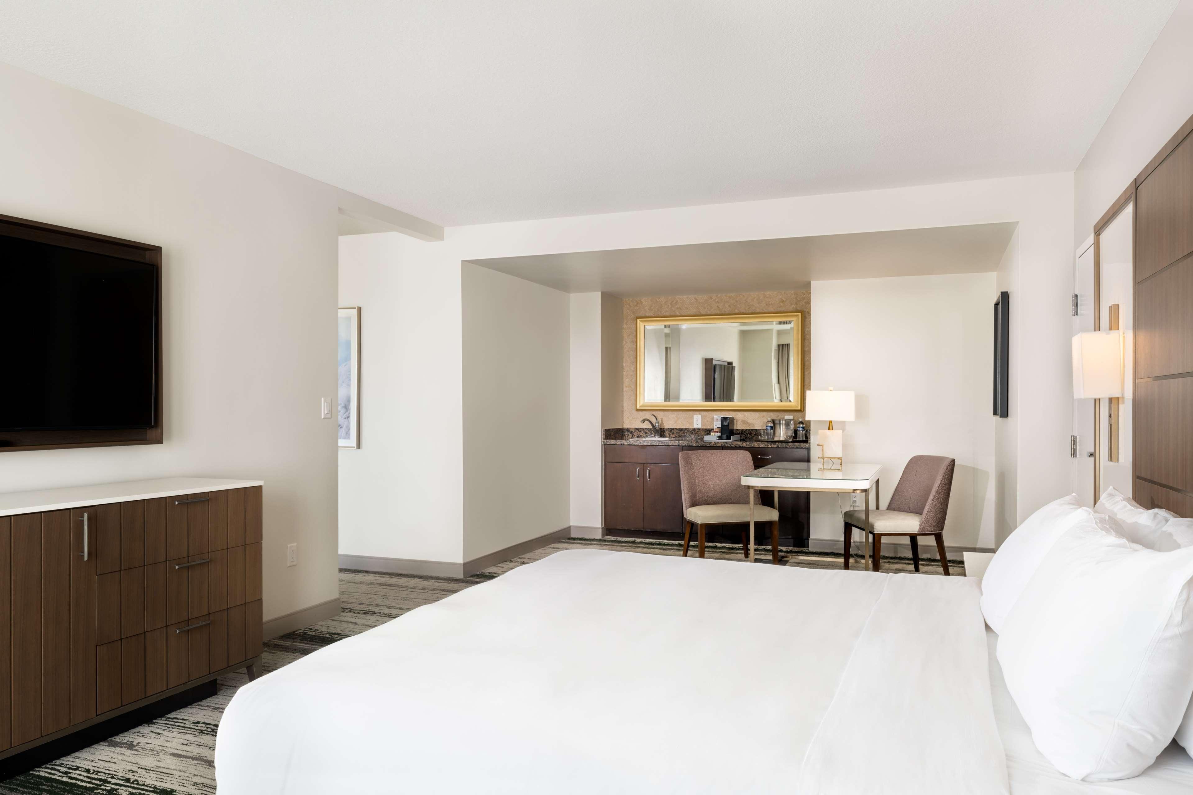 Junior Suite with Views