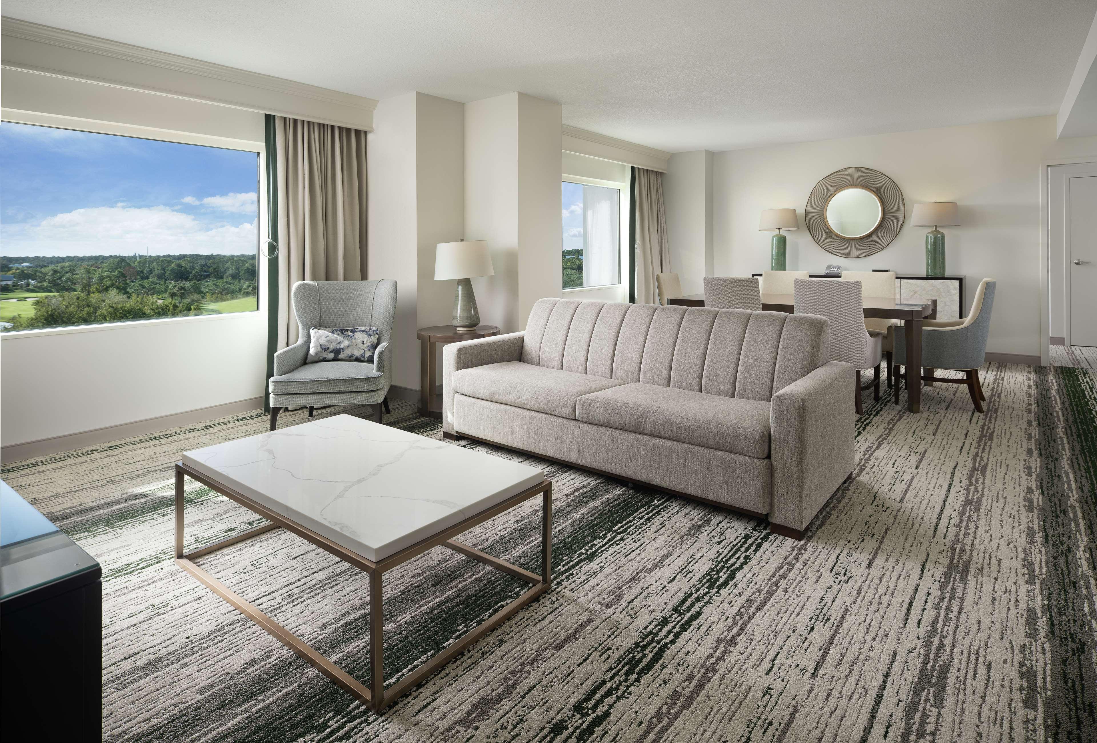 Suite King Size Bed