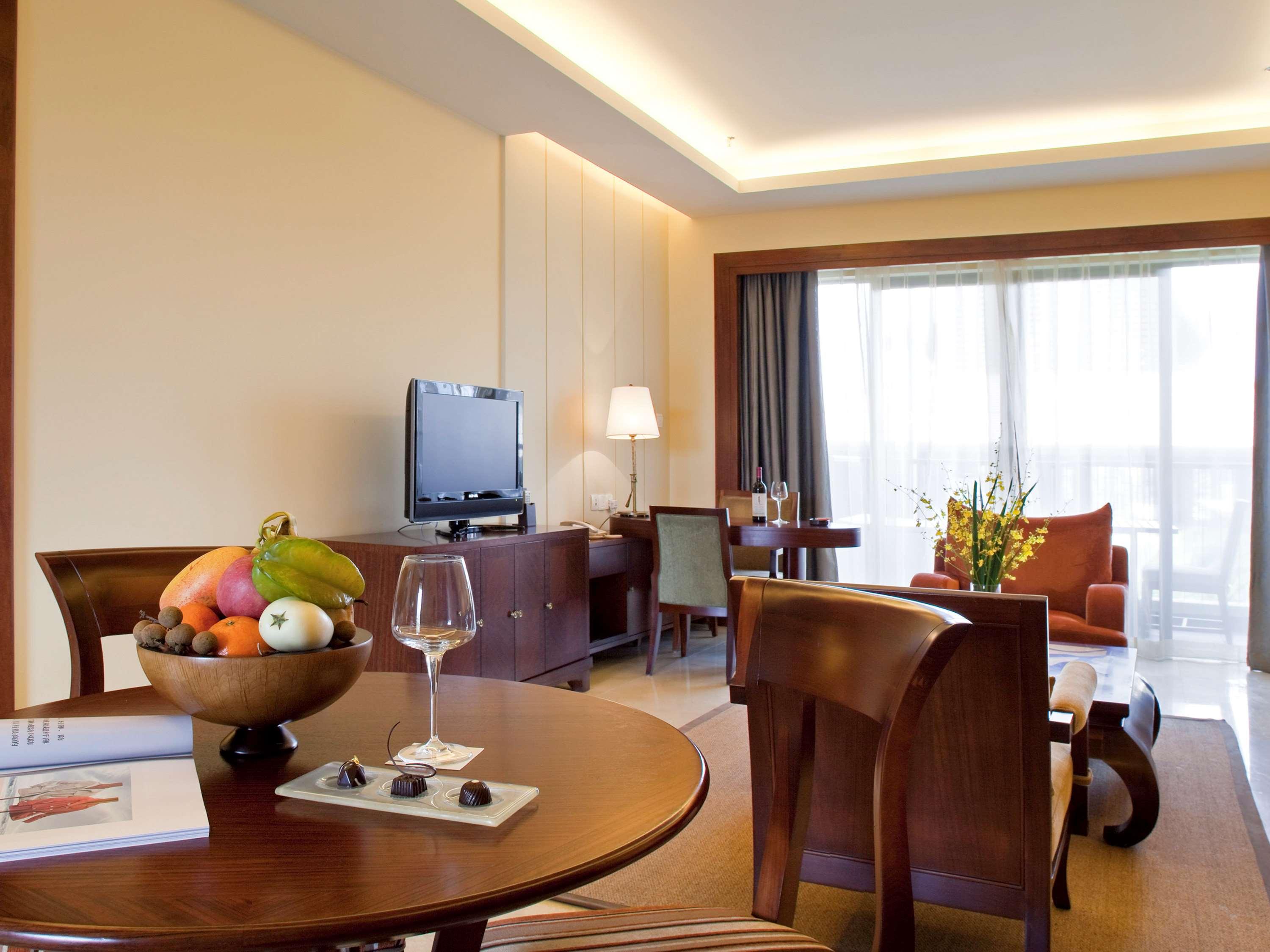 Family Room Pool View Two Bedrooms