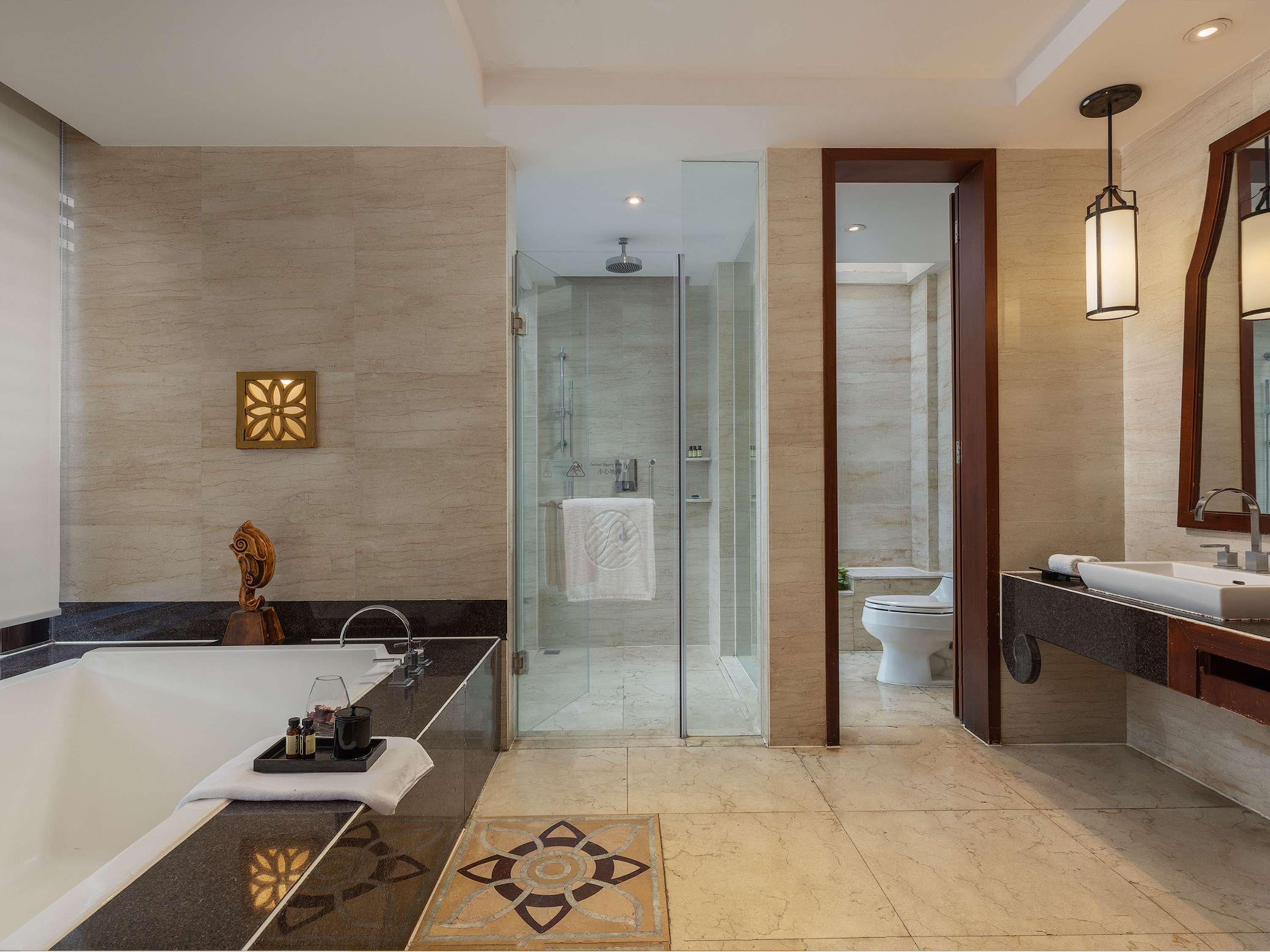 Villa Pool View King Bed