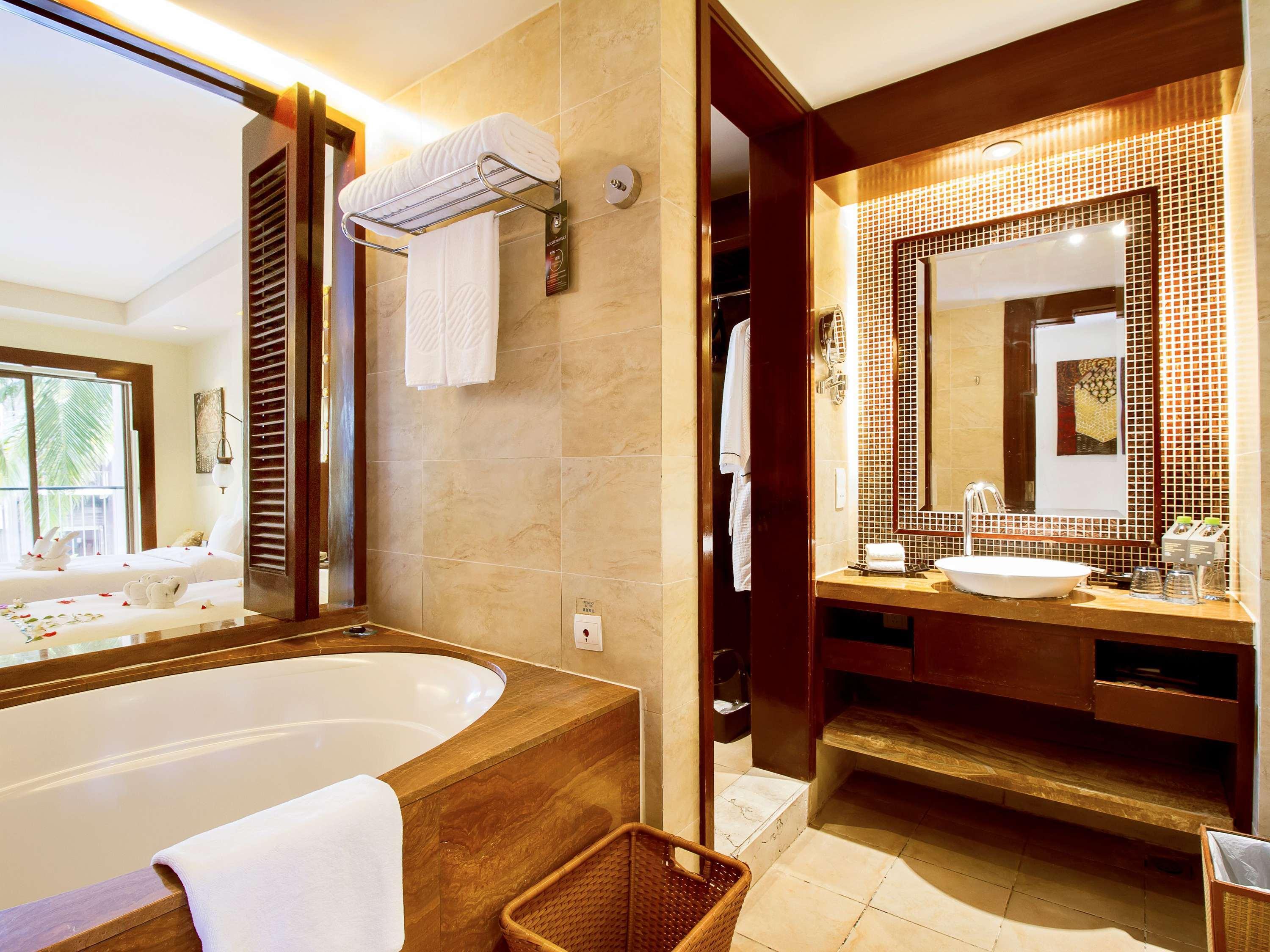 Double Deluxe Pool View