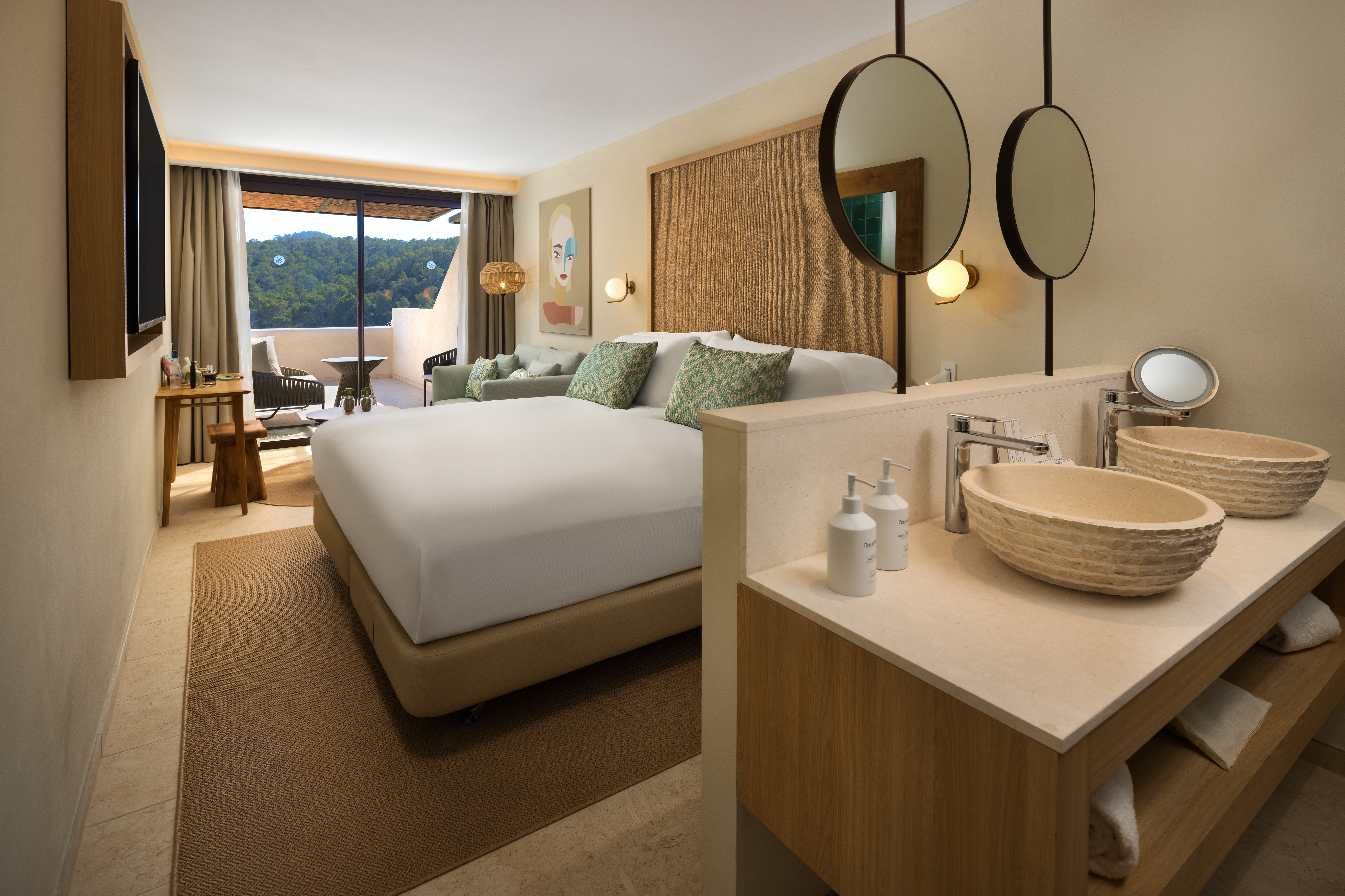 Double Deluxe King Bed