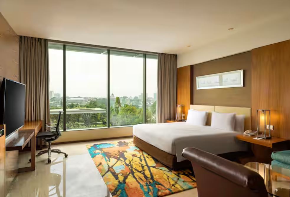 Double Deluxe King Bed