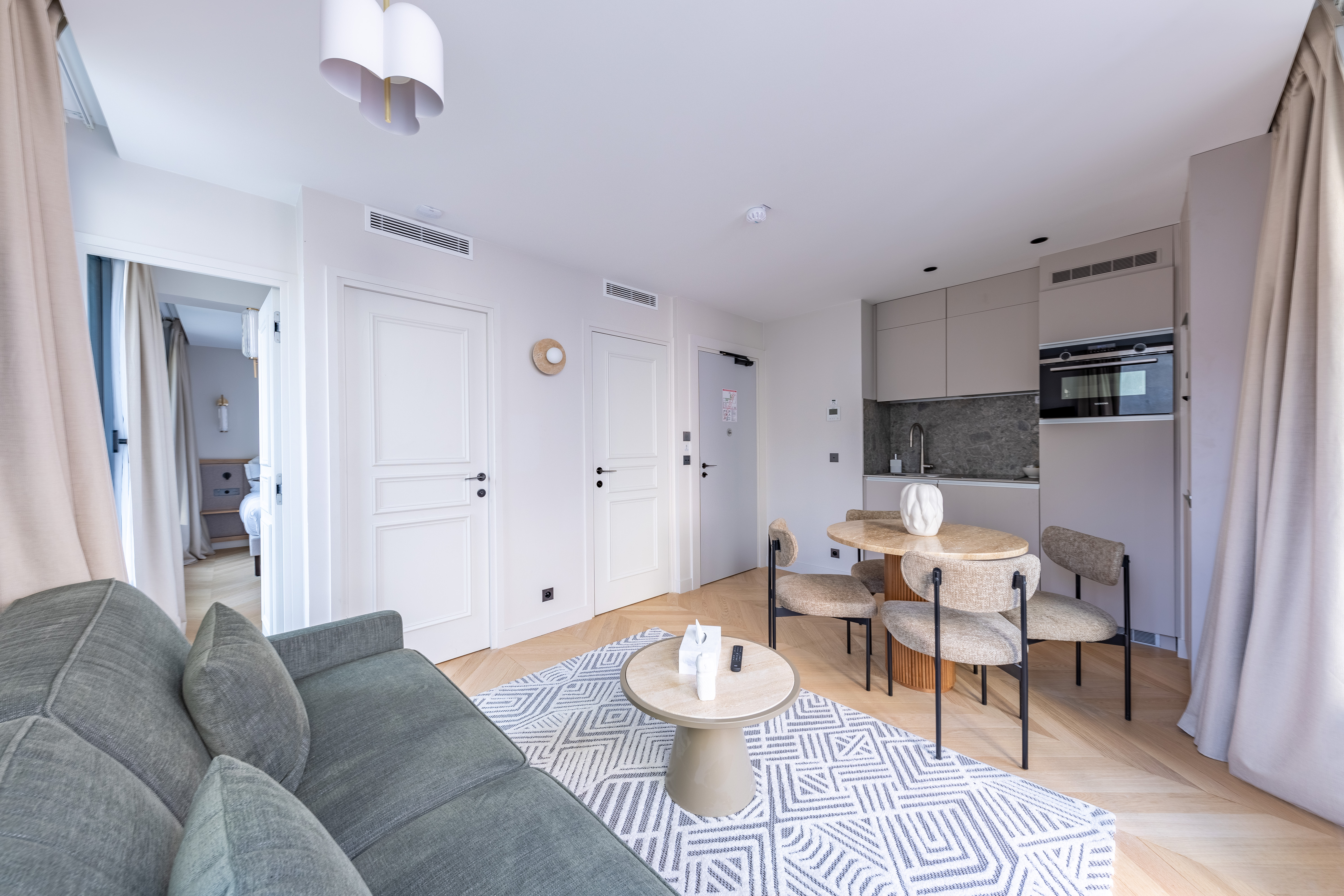 Apartment Connecting Room