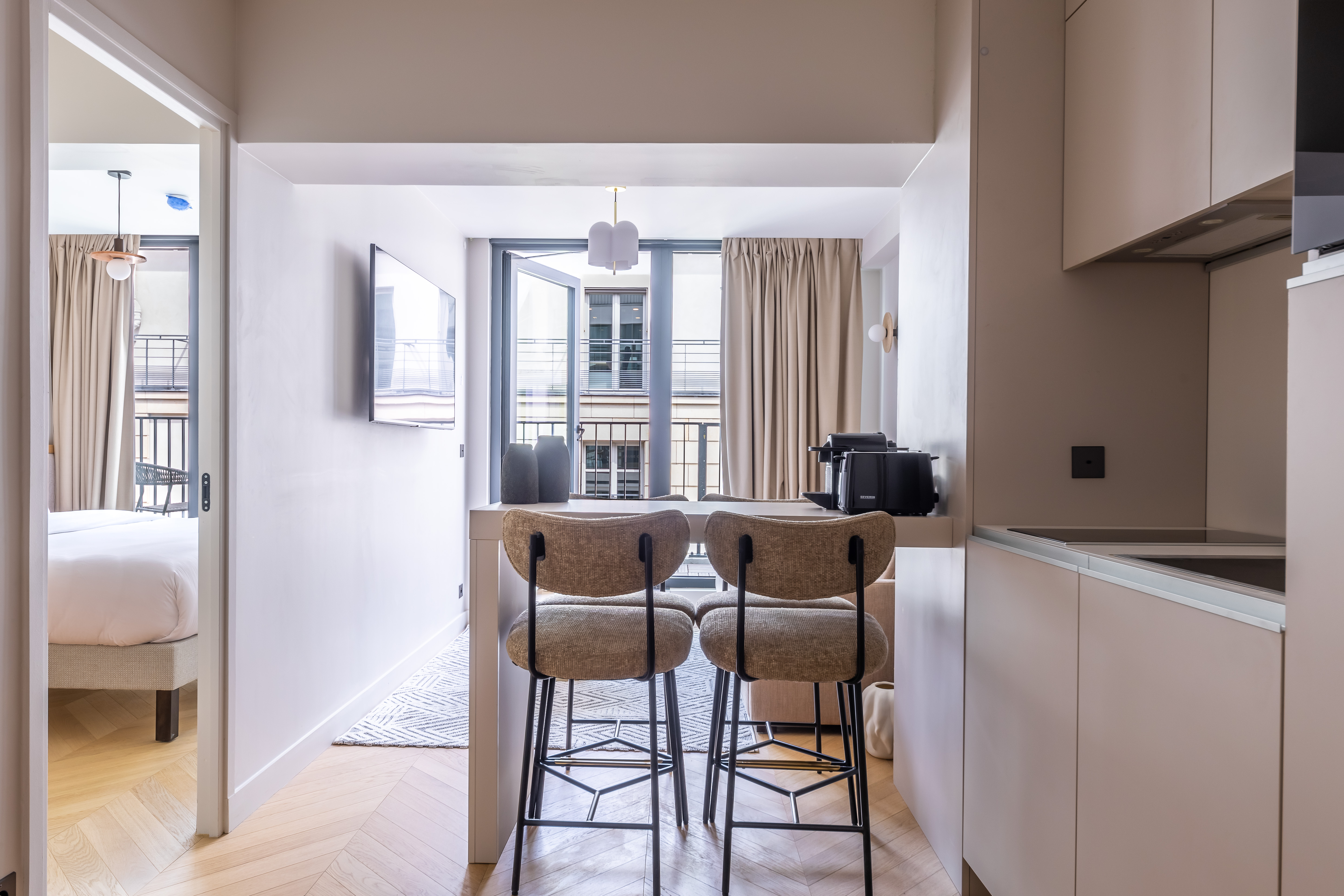 Apartment Connecting Room