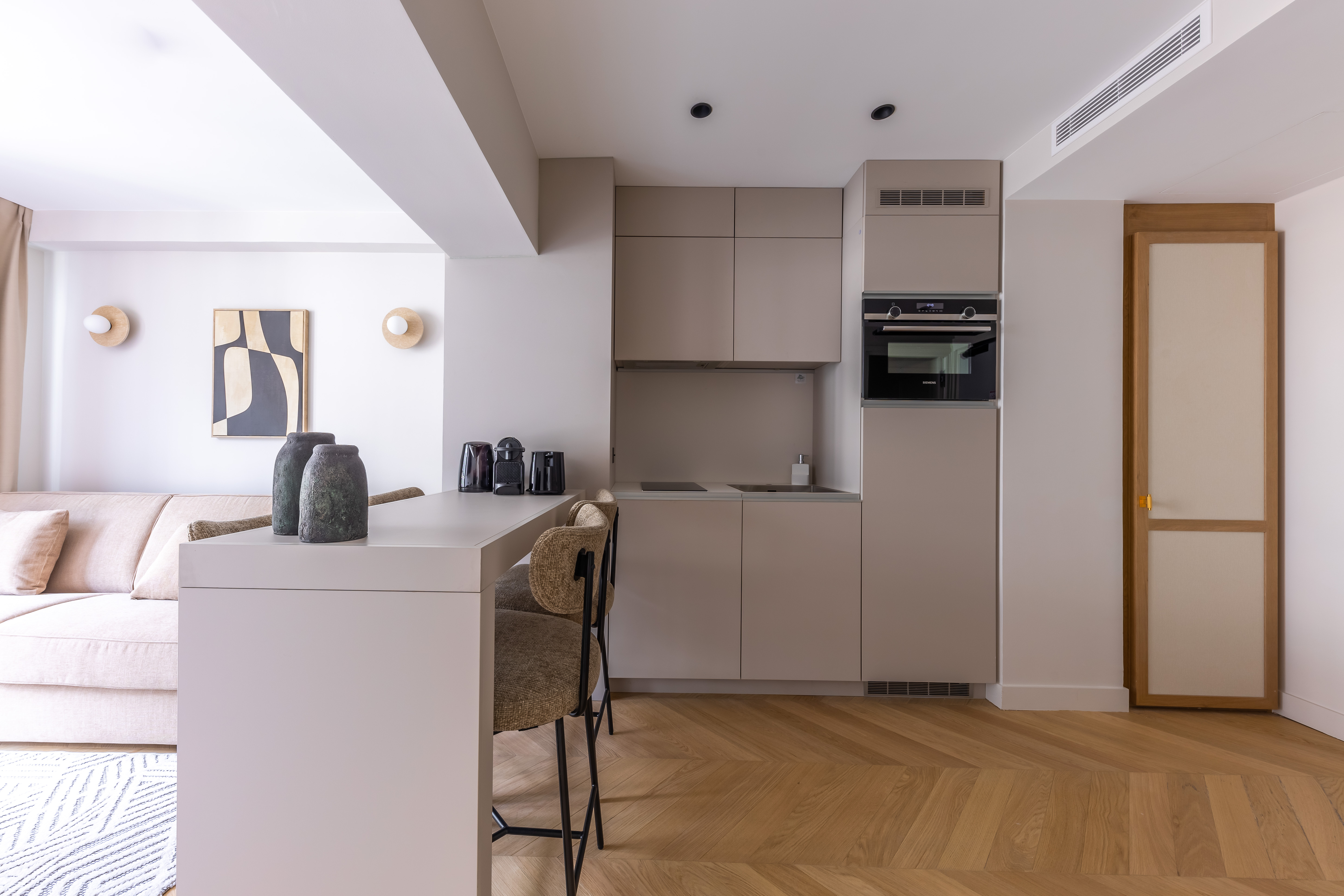 Apartment Connecting Room