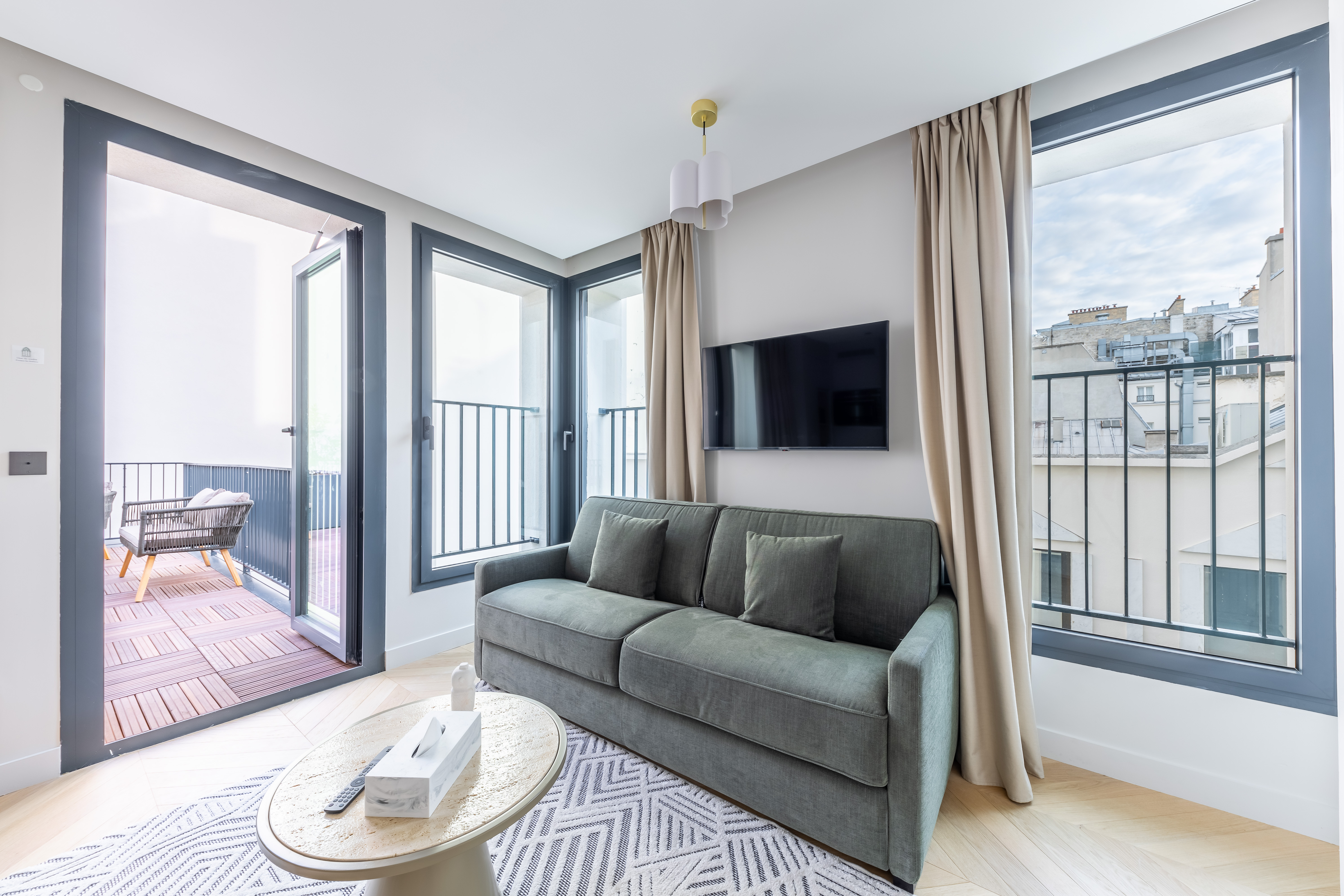 Apartment Connecting Room
