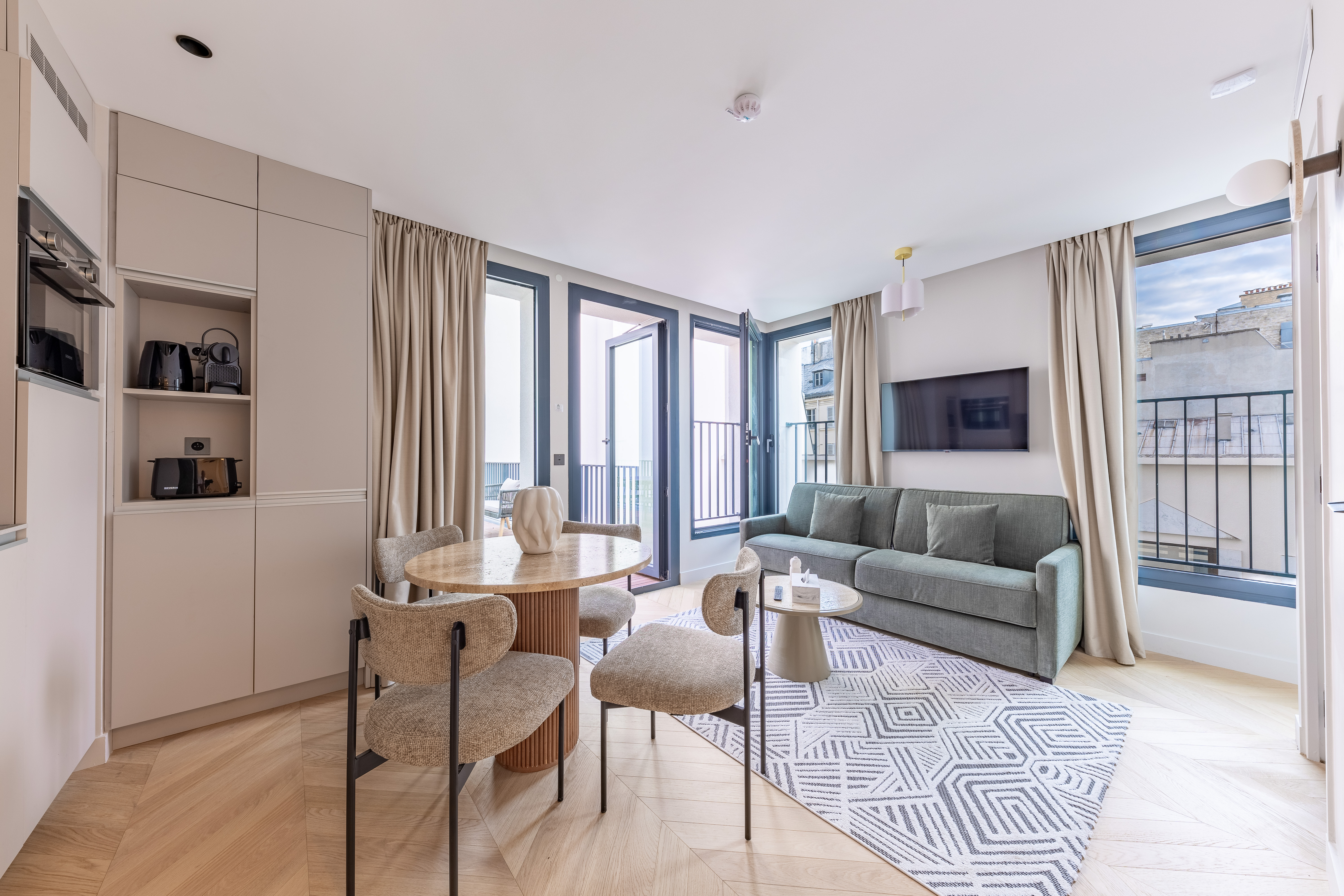 Apartment Connecting Room