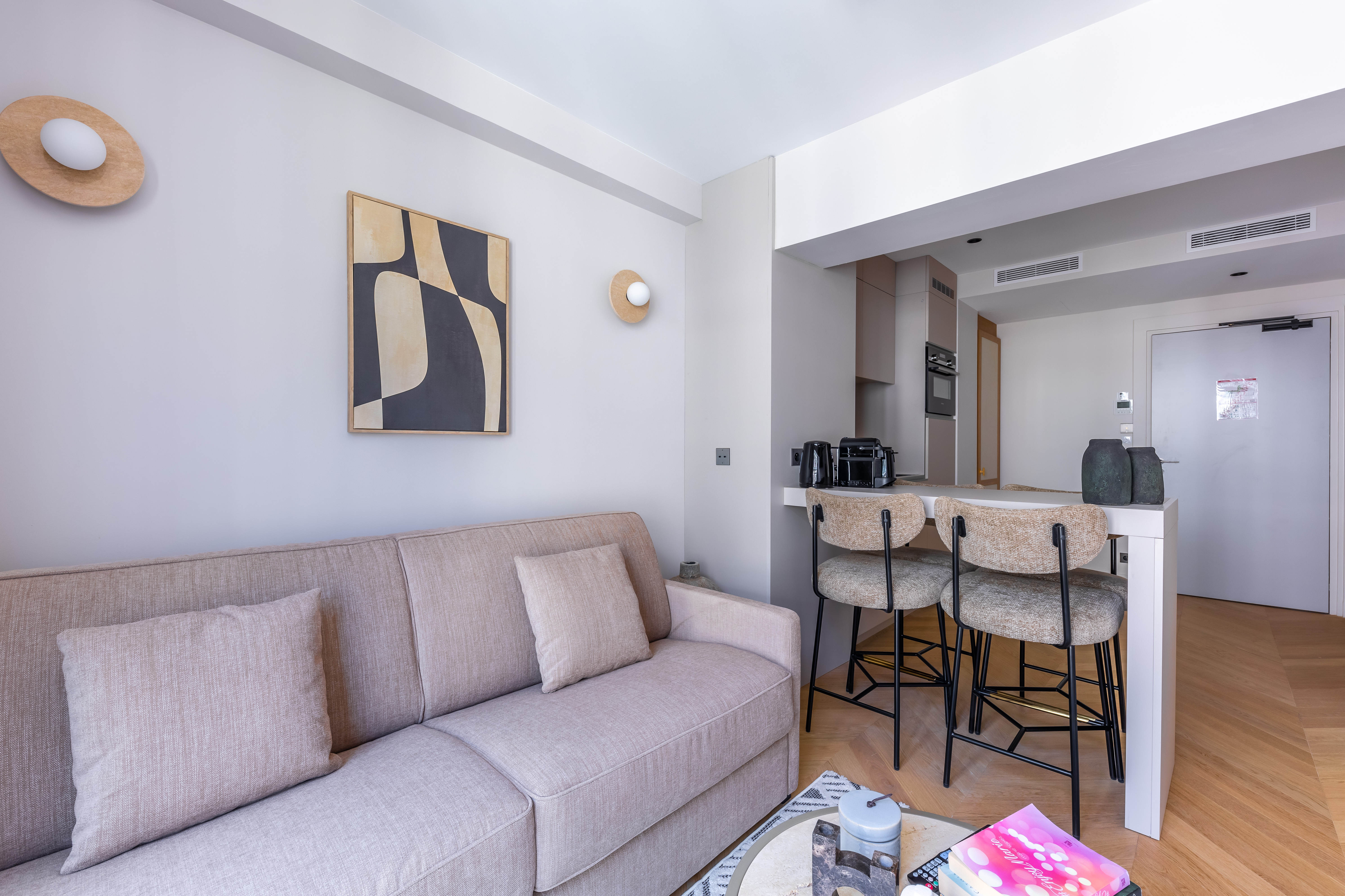 Apartment Connecting Room