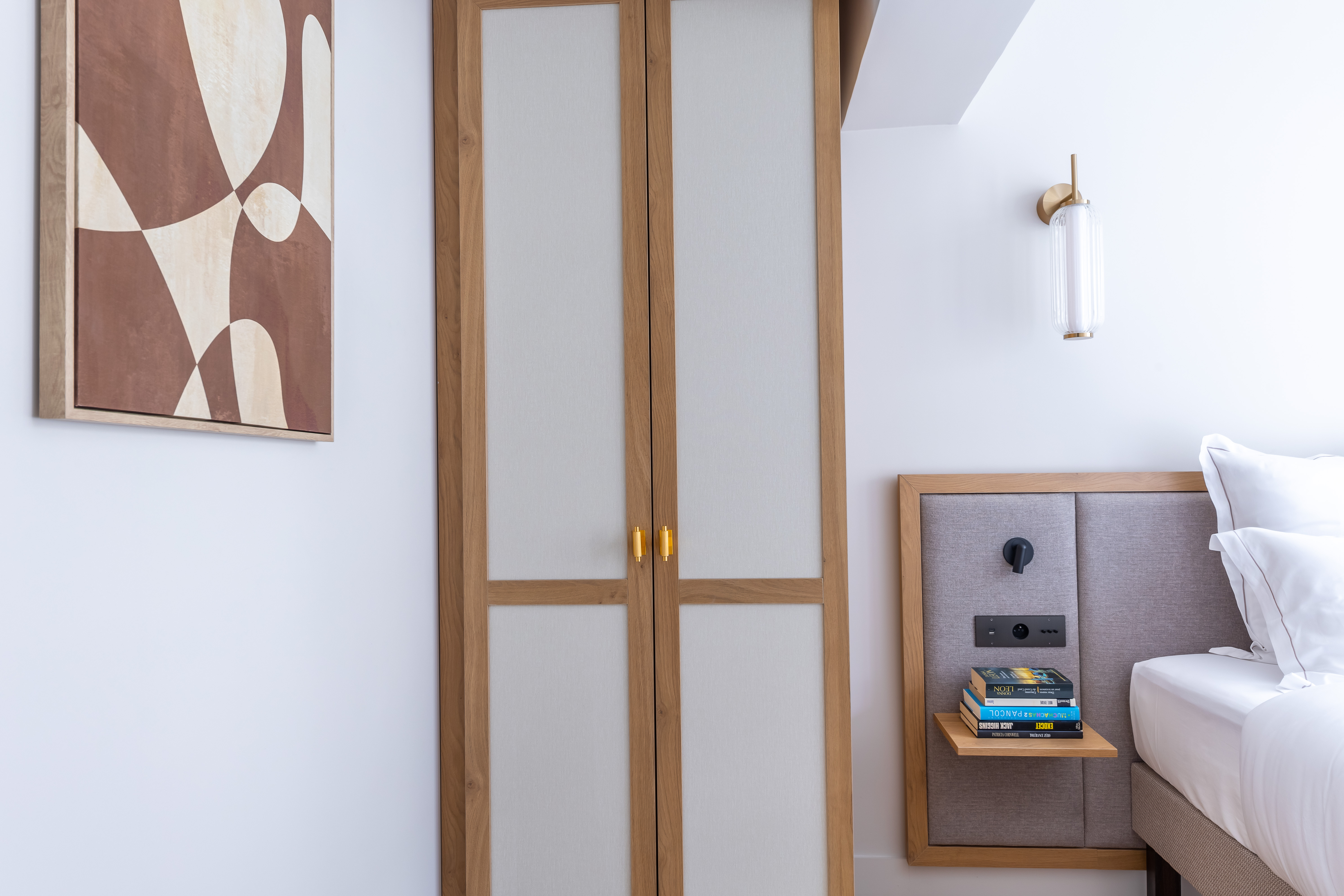 Apartment Connecting Room