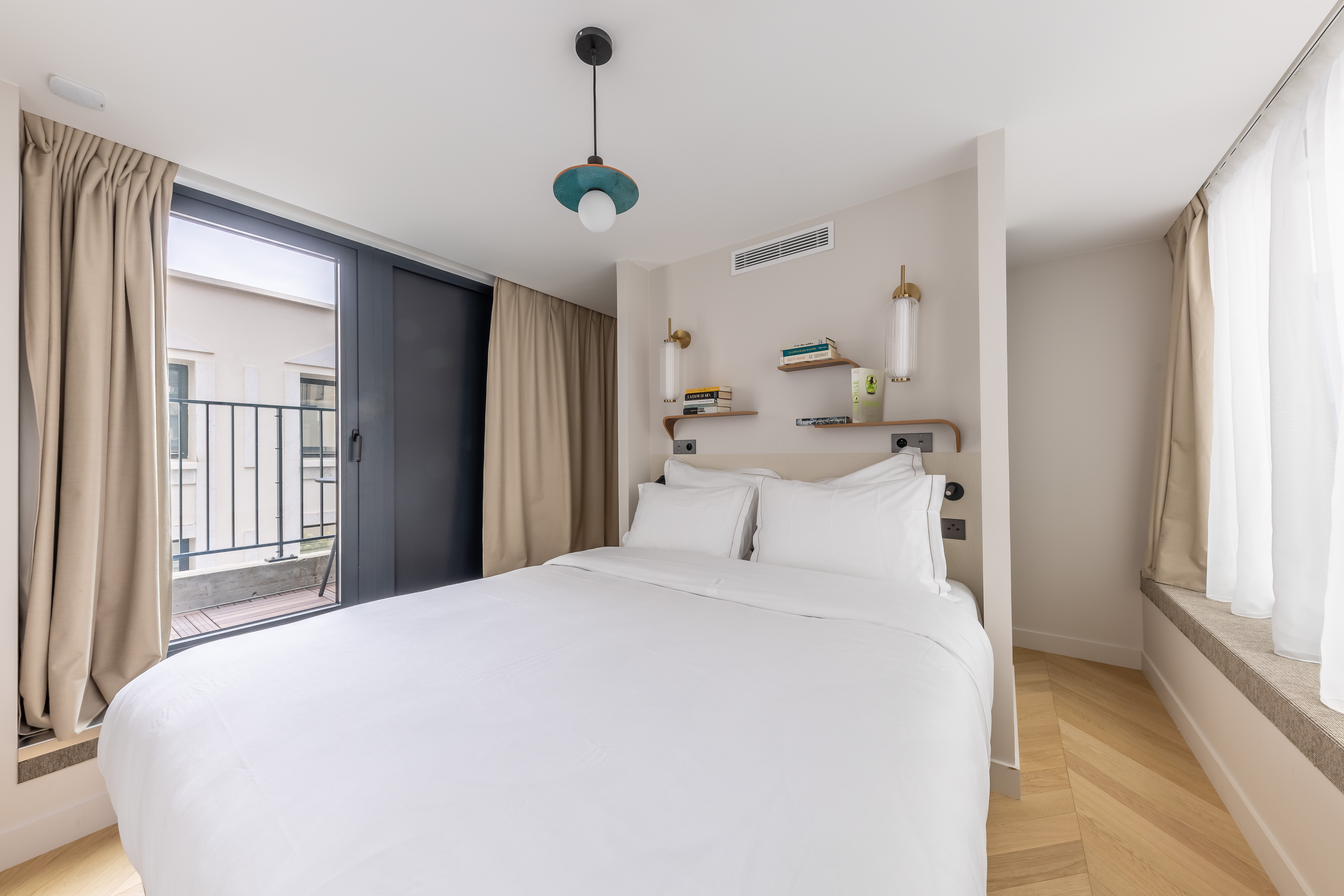 Apartment Connecting Room