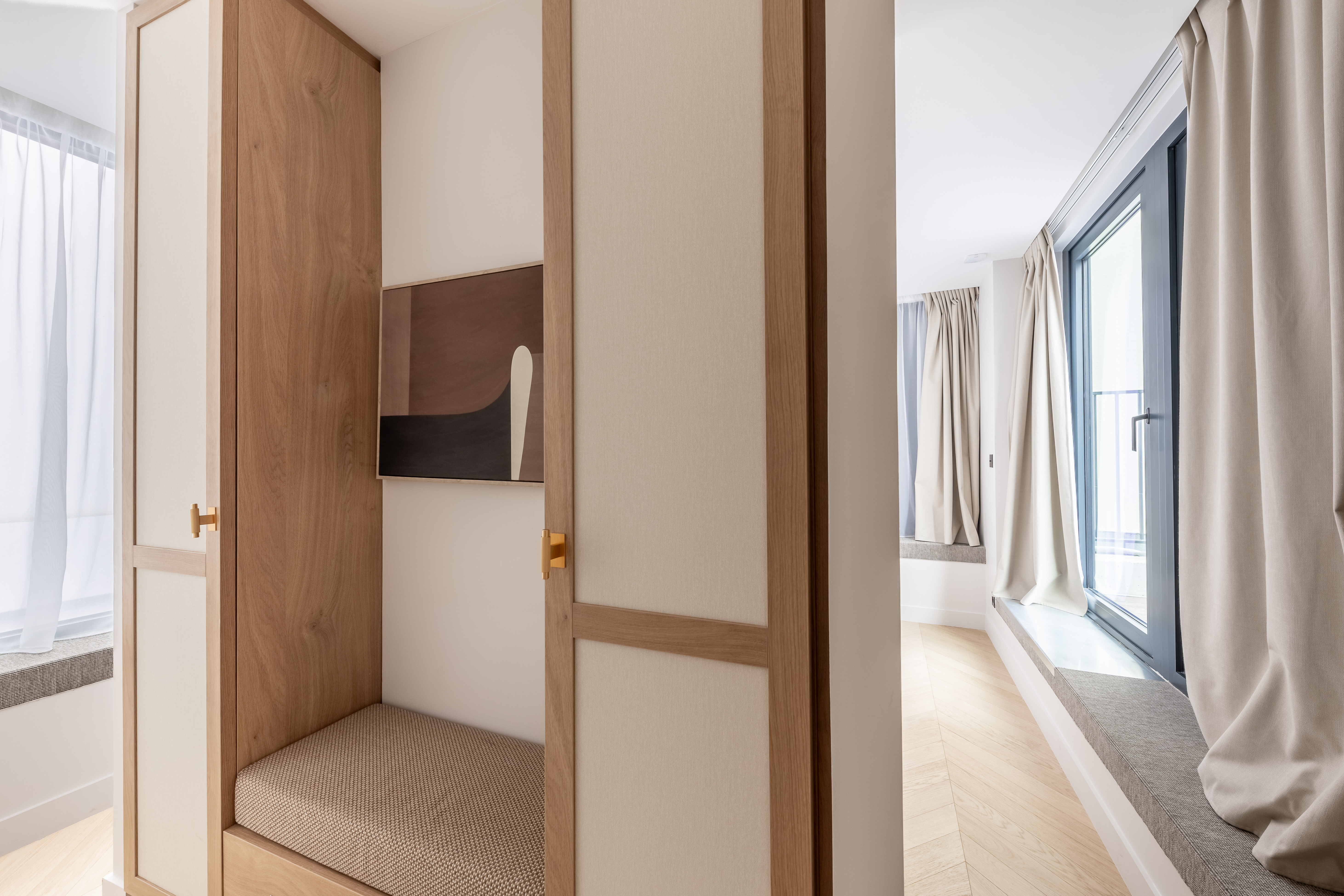 Apartment Connecting Room